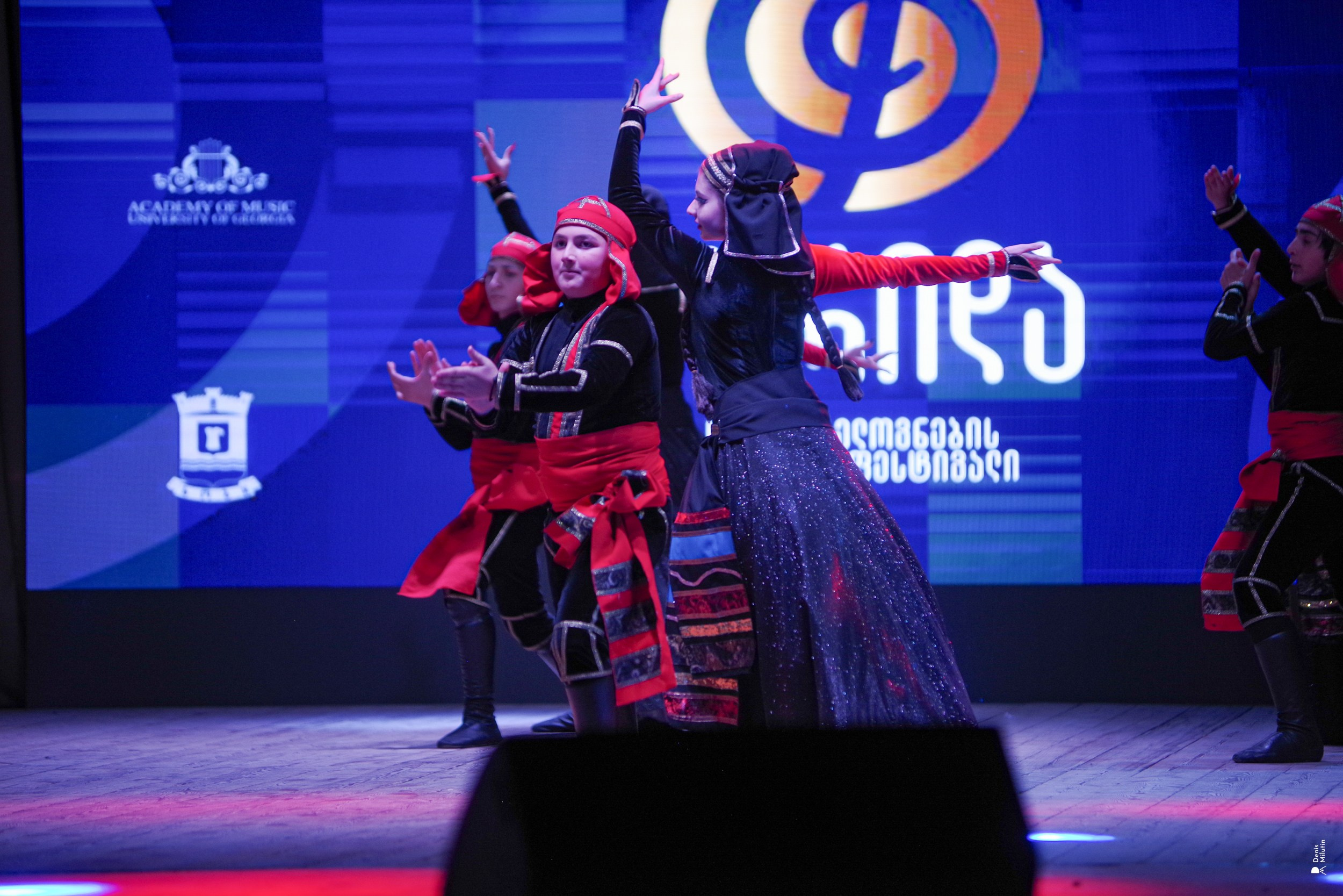 Танцы в Хоби. Портретный фотограф Денис Милютин