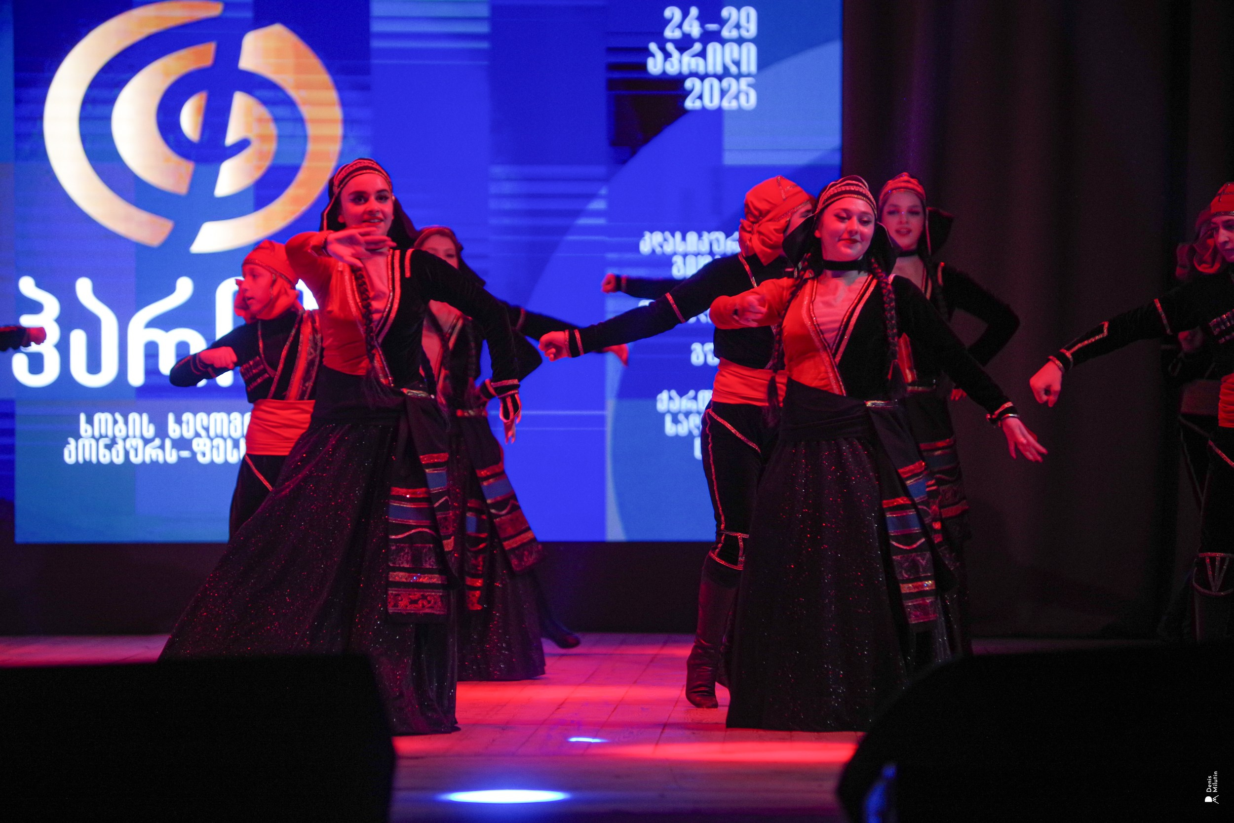 Танцы в Хоби. Портретный фотограф Денис Милютин