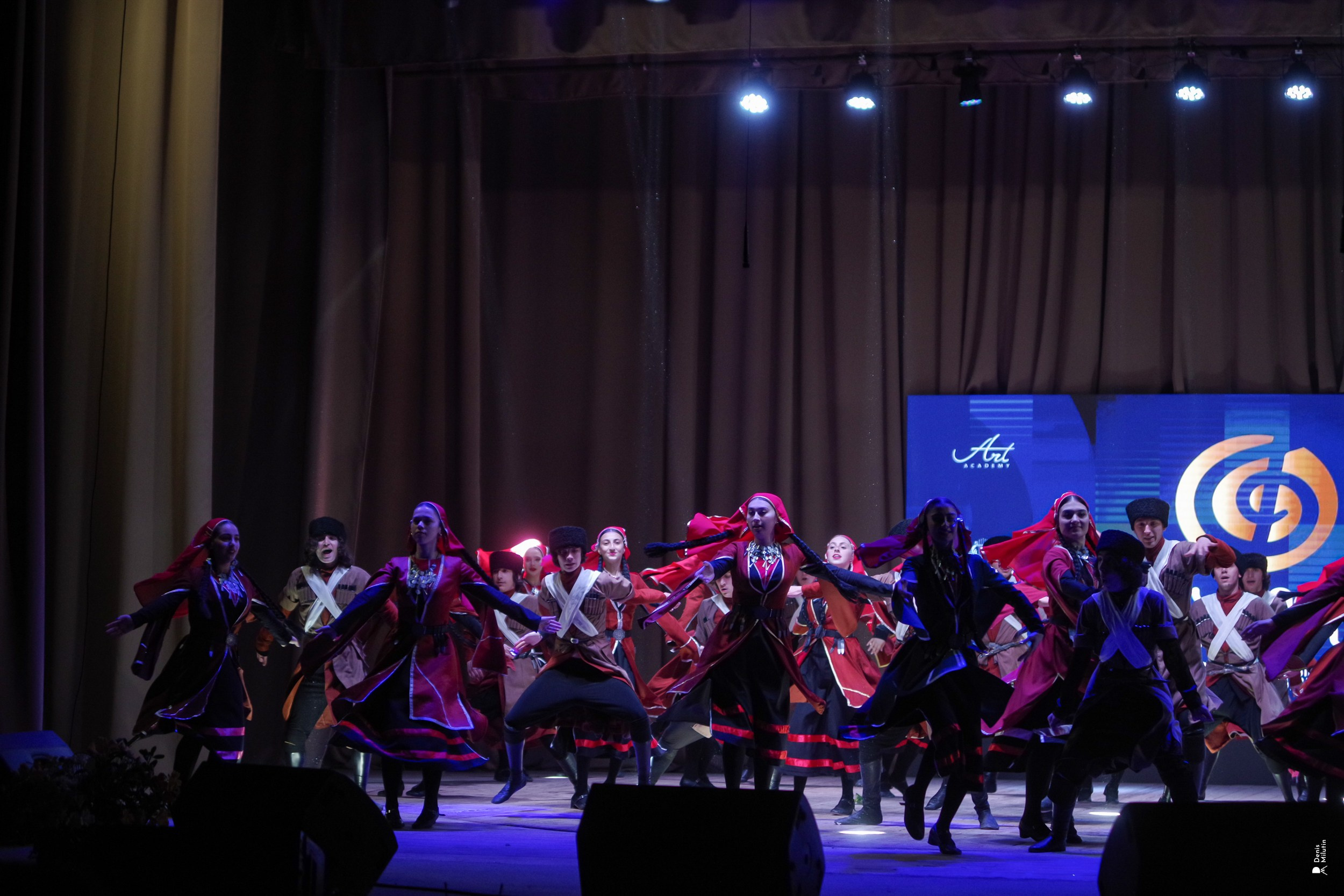 Танцы в Хоби. Портретный фотограф Денис Милютин