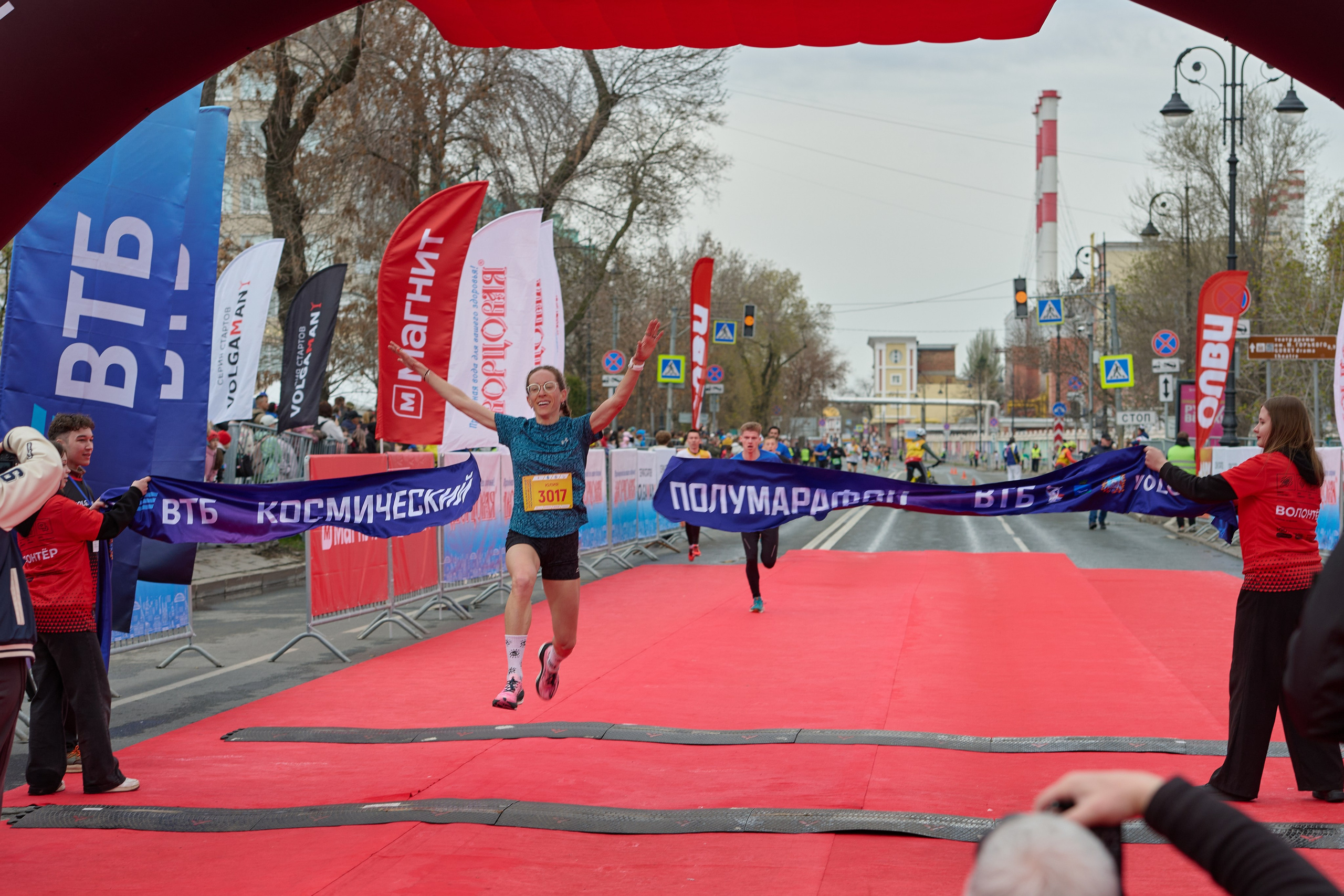 Самарский космический полумарафон 2026 (с командой ВТБ). Фотограф в Самаре