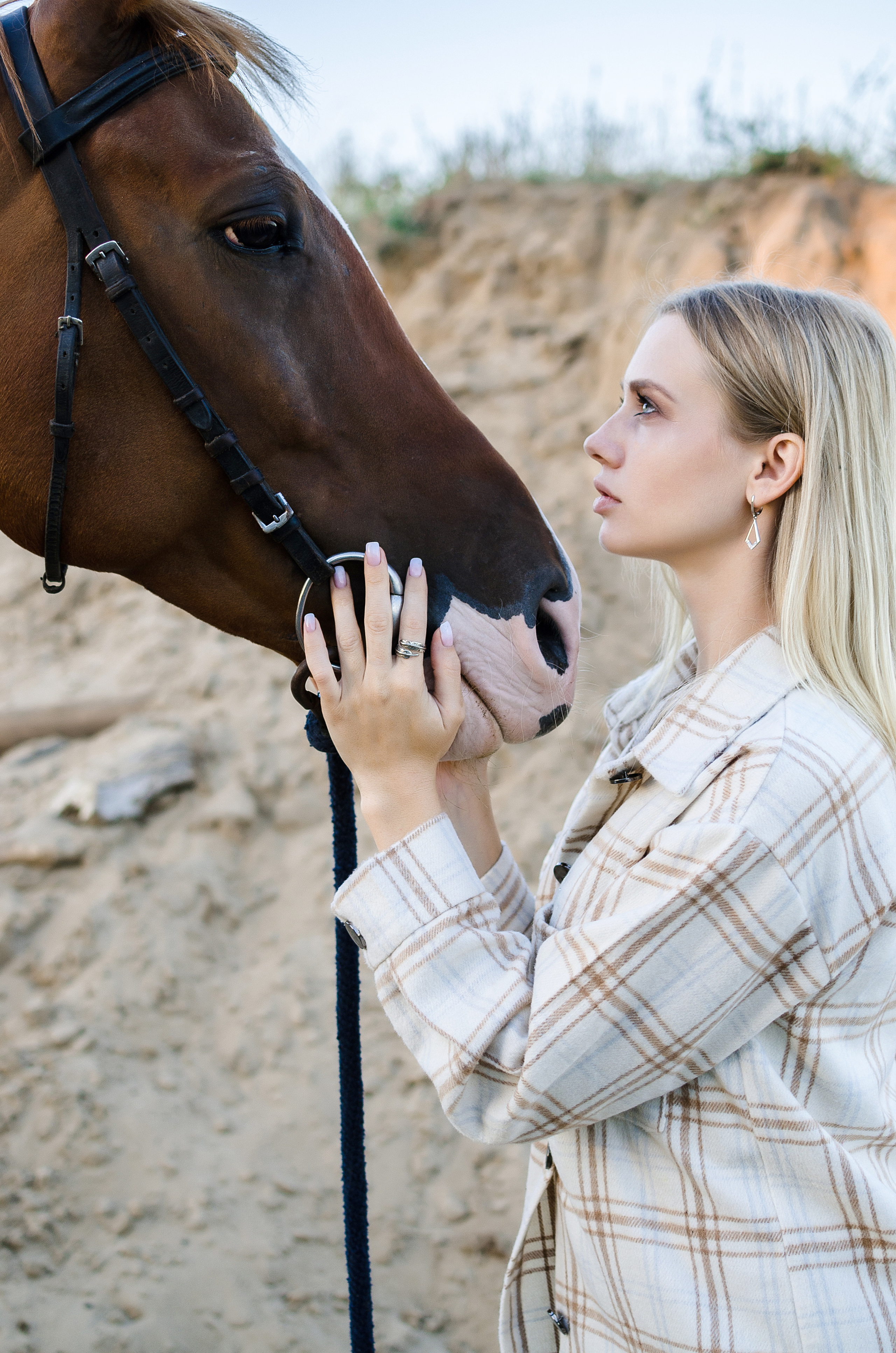Фотосессия девушки в сирени. Фотограф в Каменске-Шахтинском Ольга Сагал