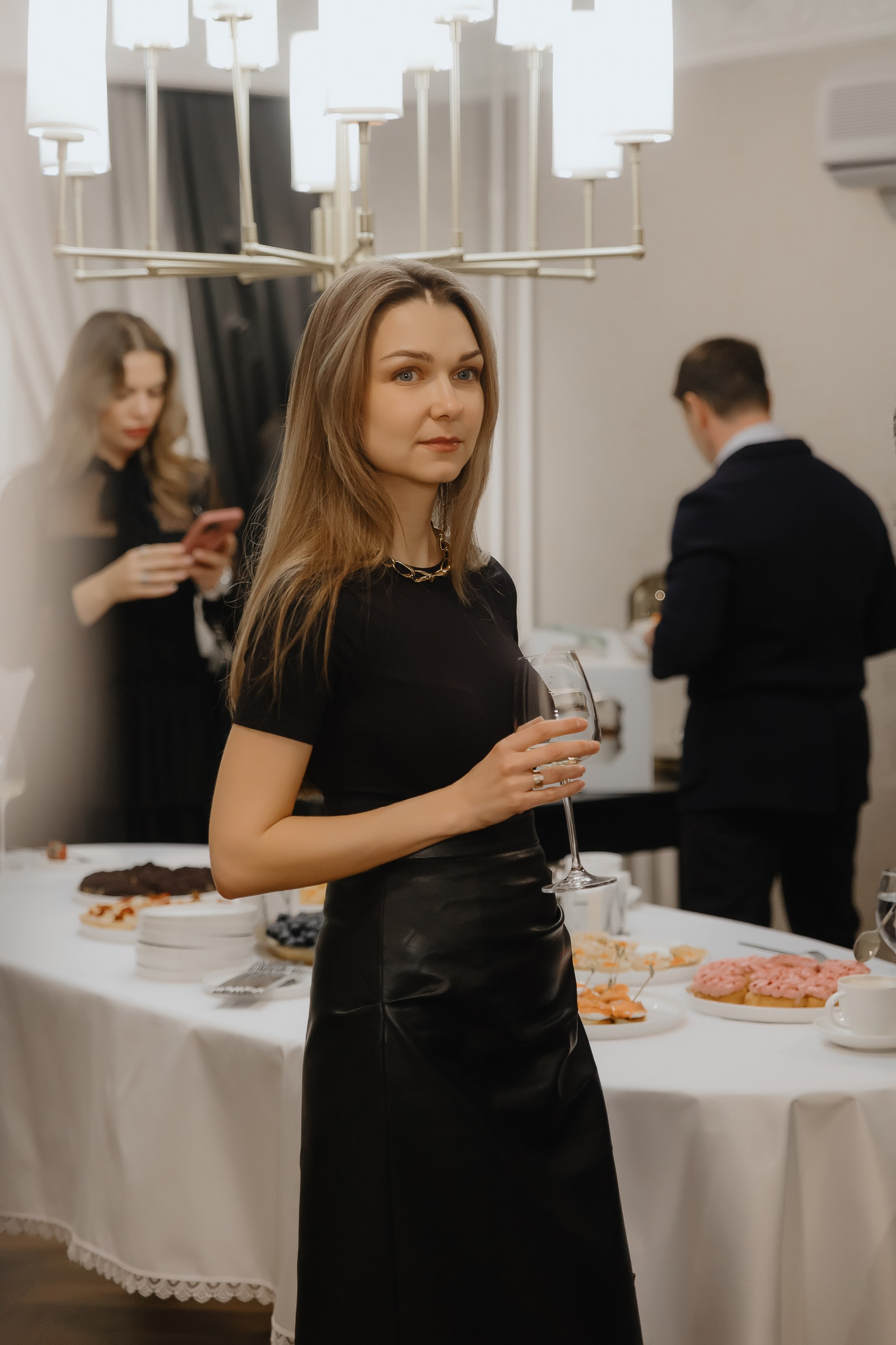 Открытие нового пространства интерьерного салона L. DECO в феврале 2025. L. Deco интерьерный салон. Краски/обои/лепной декор