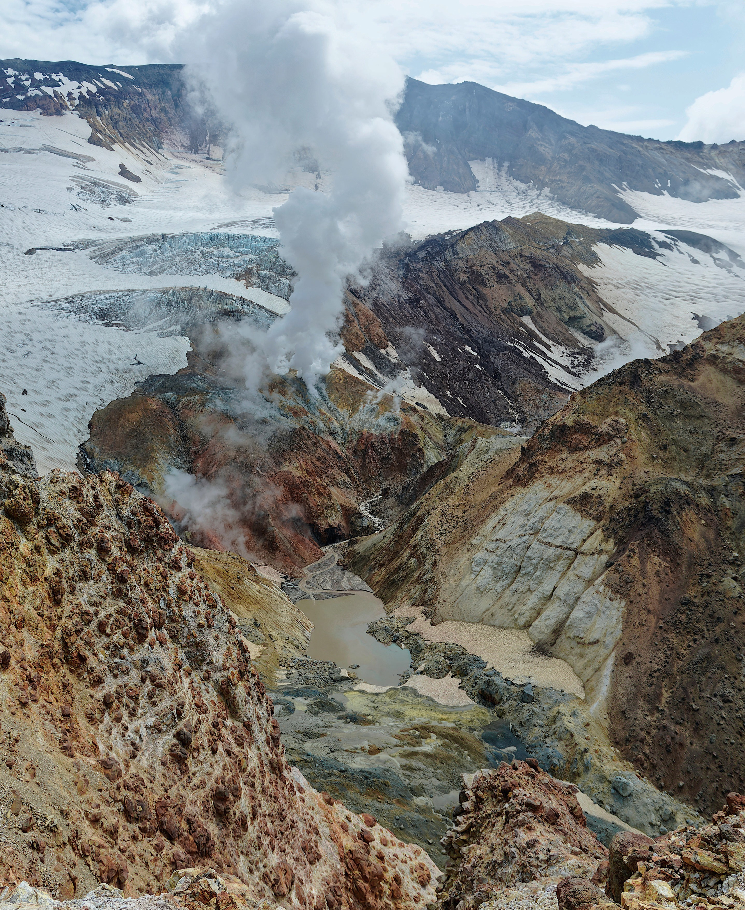 Камчатка вид на вулкан Мутновский