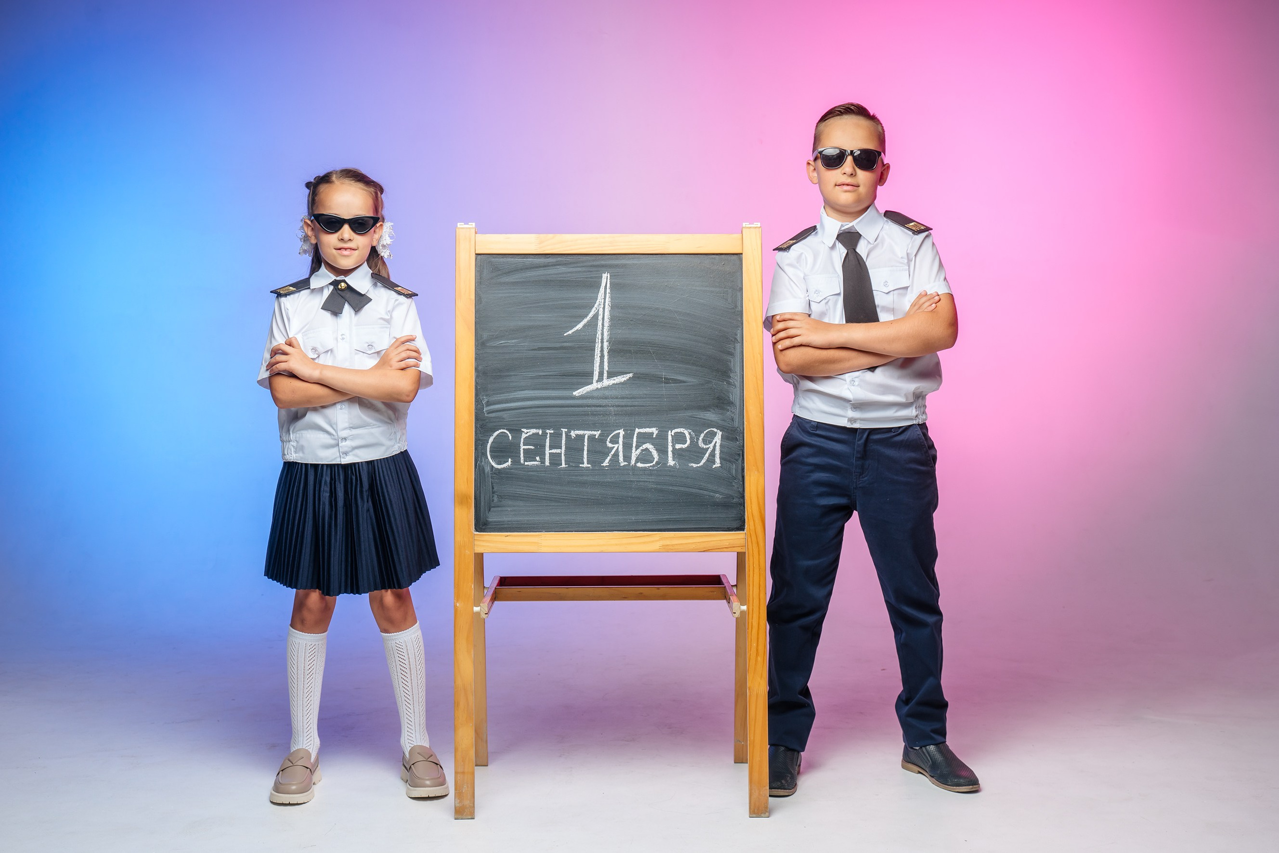 Студийная сьемка первоклассника. Выпускные альбомы, школьные фотосессии в городе Новороссийске