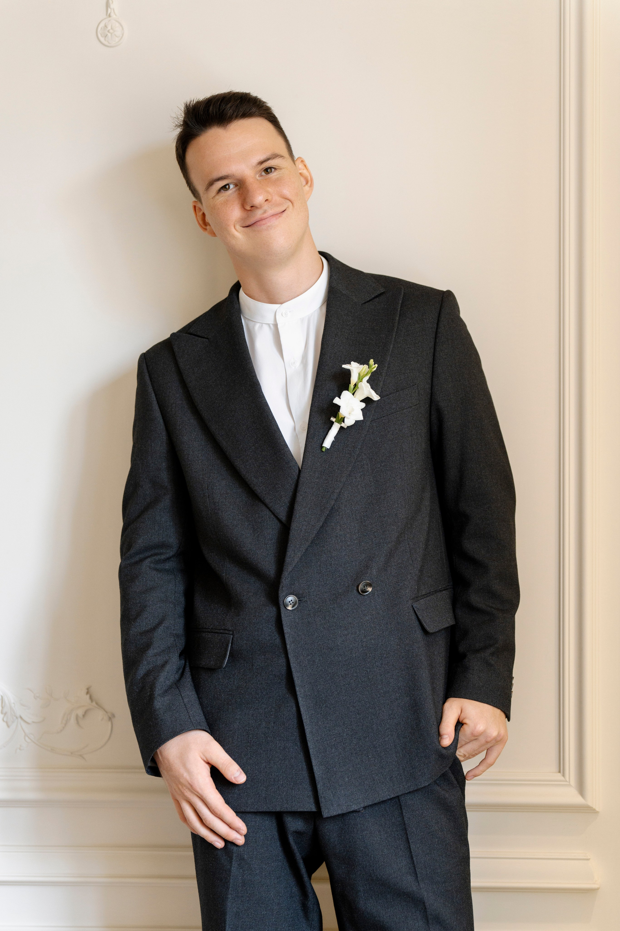 Лёня и Юля. Питер. От утра в отеле до вечеринки в ресторане на заливе. Цифра и плёнка. Свадебный фотограф Катерина Чулкова