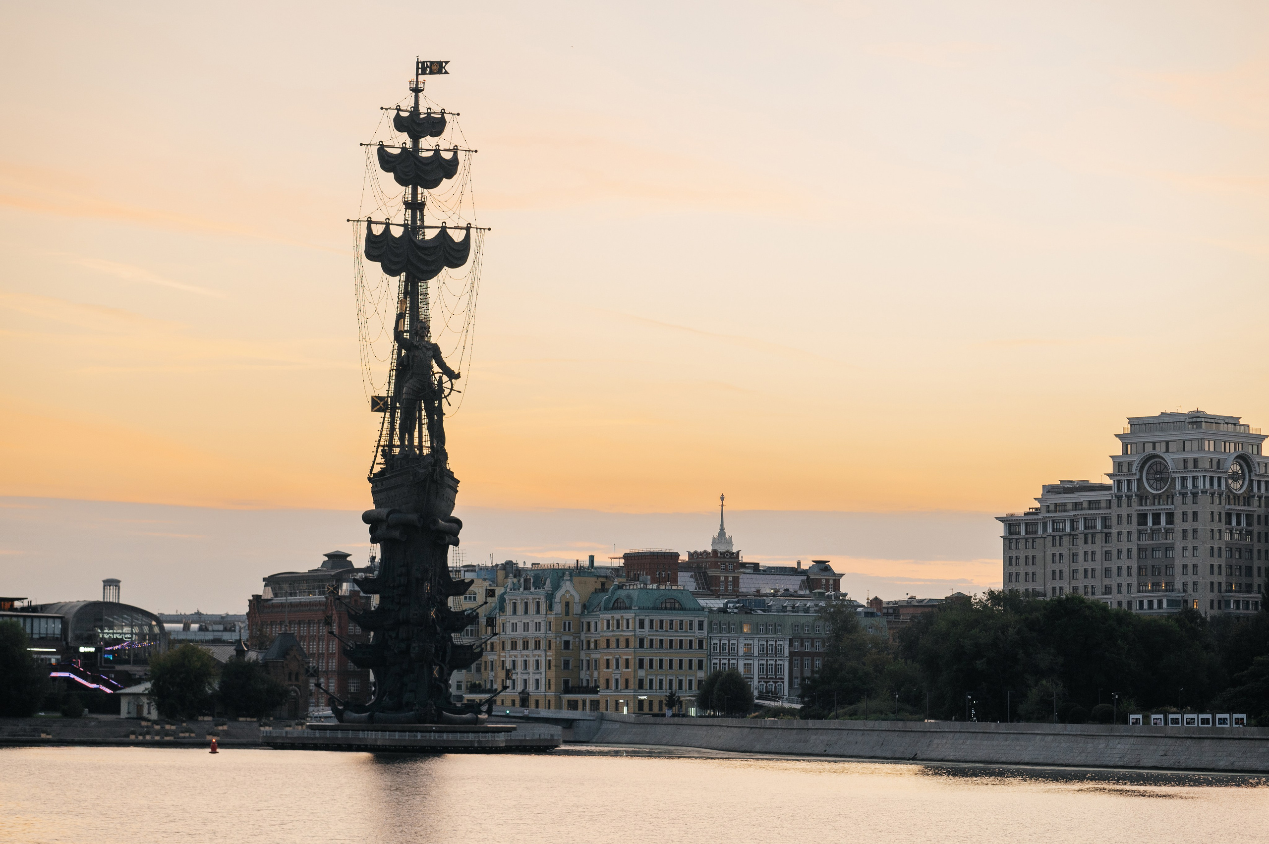 September morning. Wedding photographer in Moscow and around the world Andrey Medvednikov