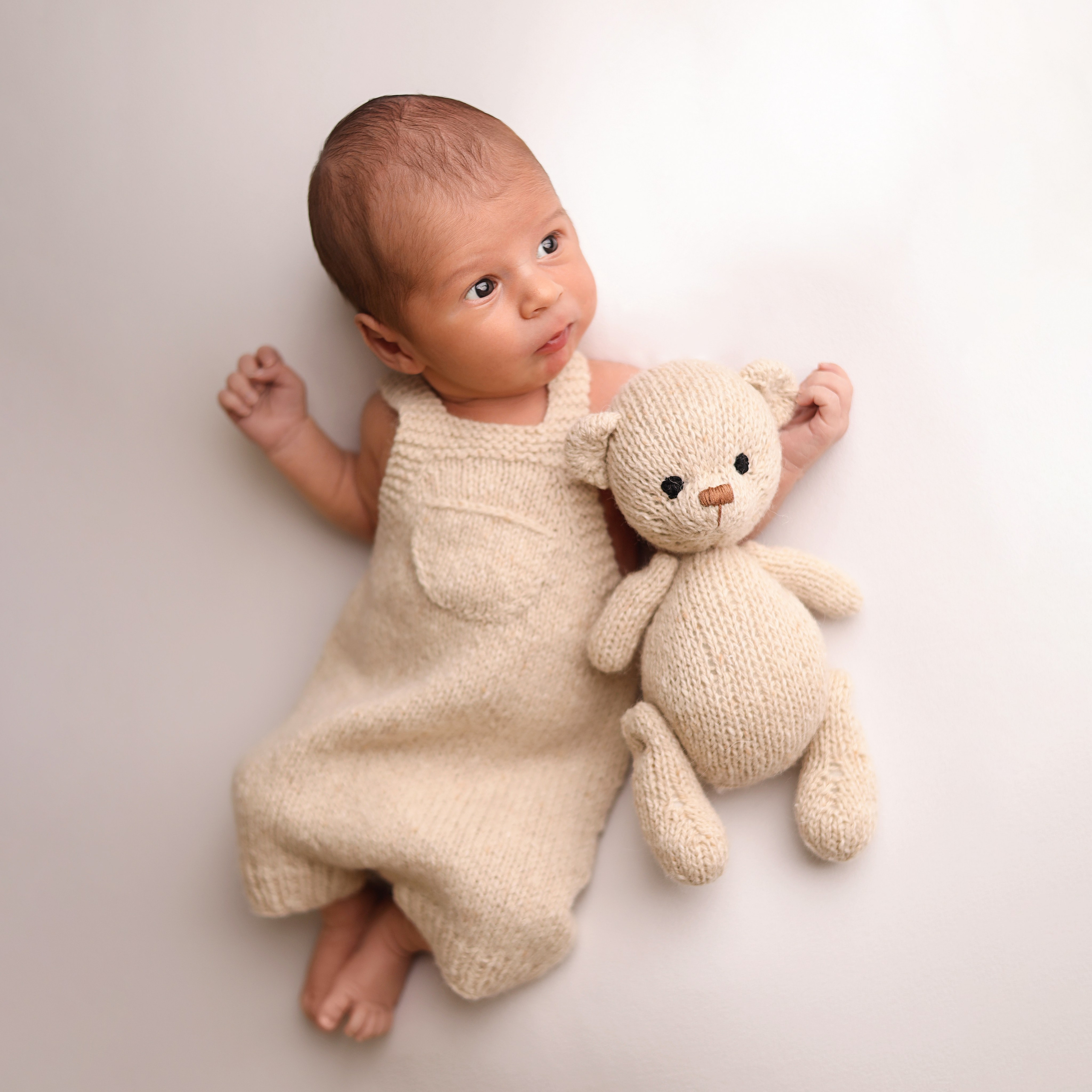 Каталог костюмчиков для новорожденных мальчиков. Фотограф новорожденных Москва. Ньюборн фотограф Москва