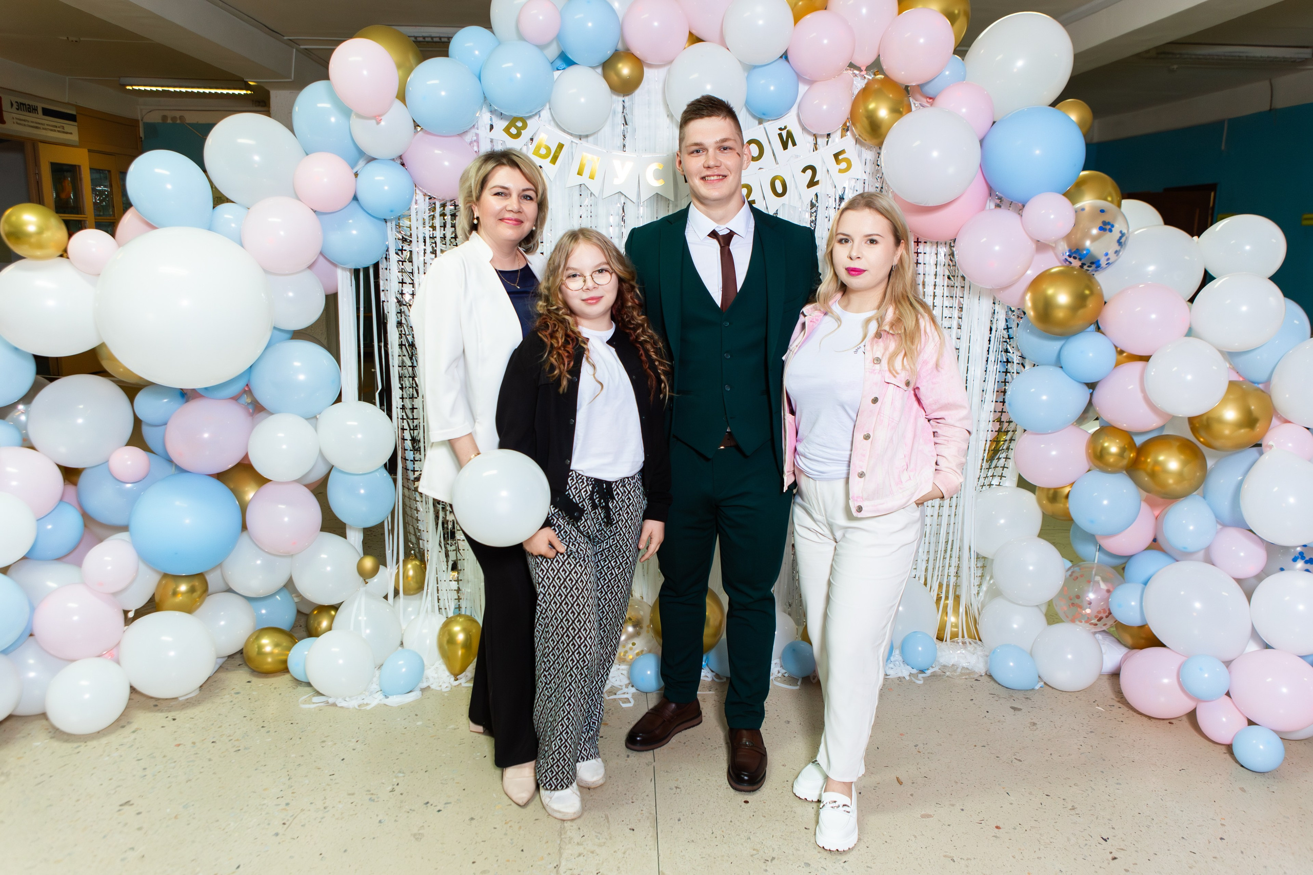 ФОТОСЕССИЯ С РОДИТЕЛЯМИ ВЫПУСКНОЙ 2025 9 ШКОЛА МЦЕНСК. ТВОЙ АЛЬБОМ / ТВОИ ПРАВИЛА