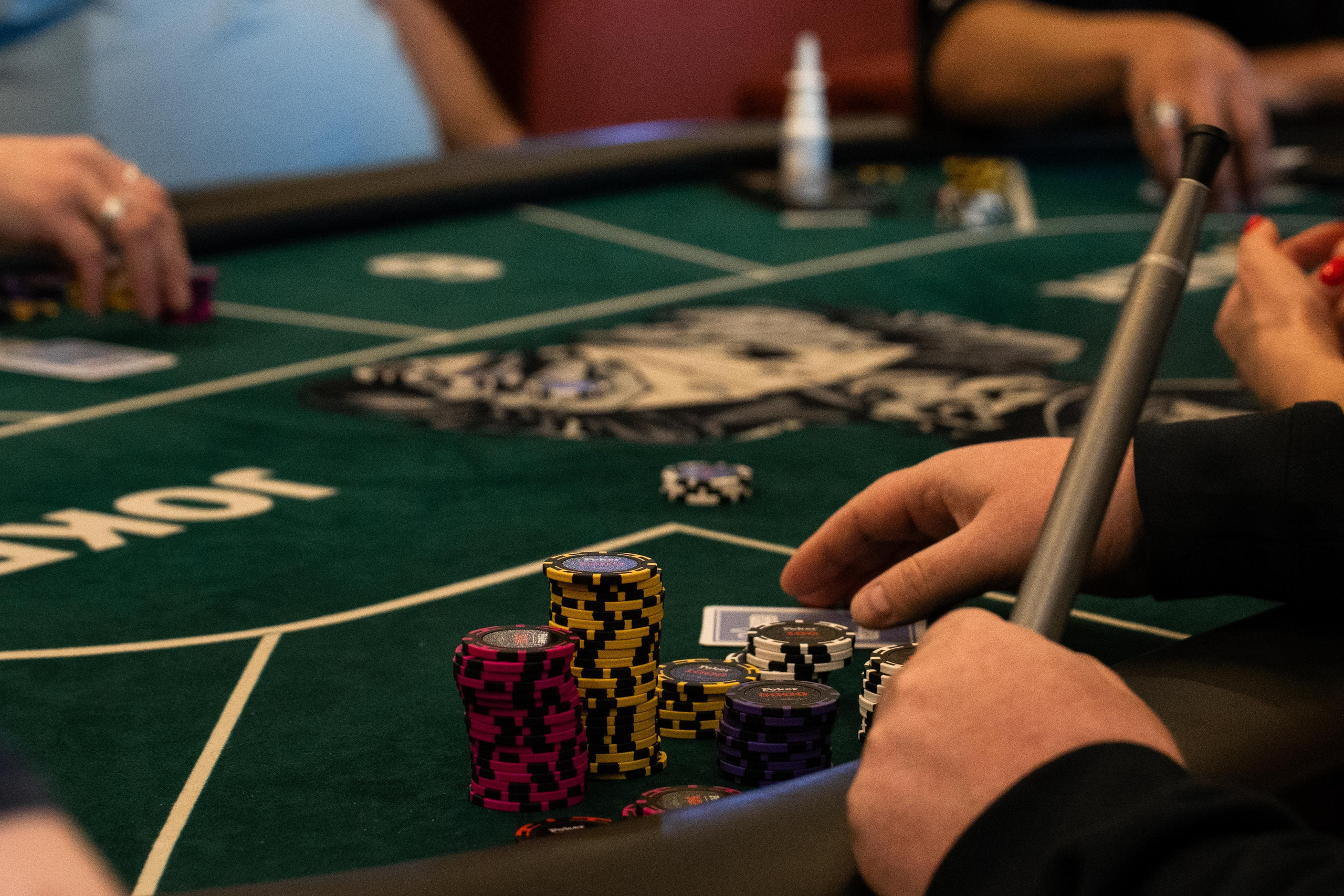 Joker Poker Club 28.02.2026. Коммерческий и художественный фотограф и видеограф в Москве Арсений Тургенев