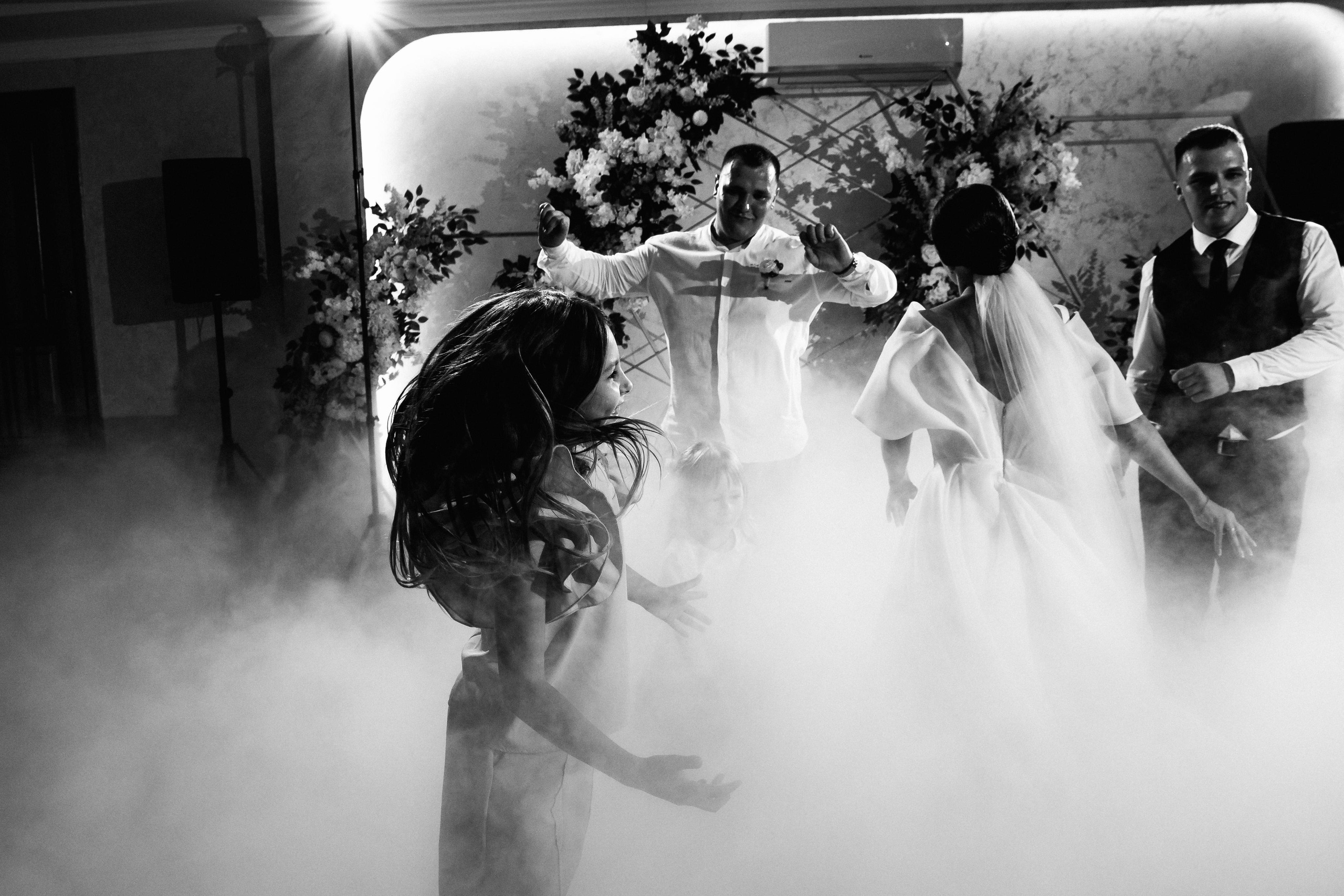 Свадебный фотограф Александр Кожарский