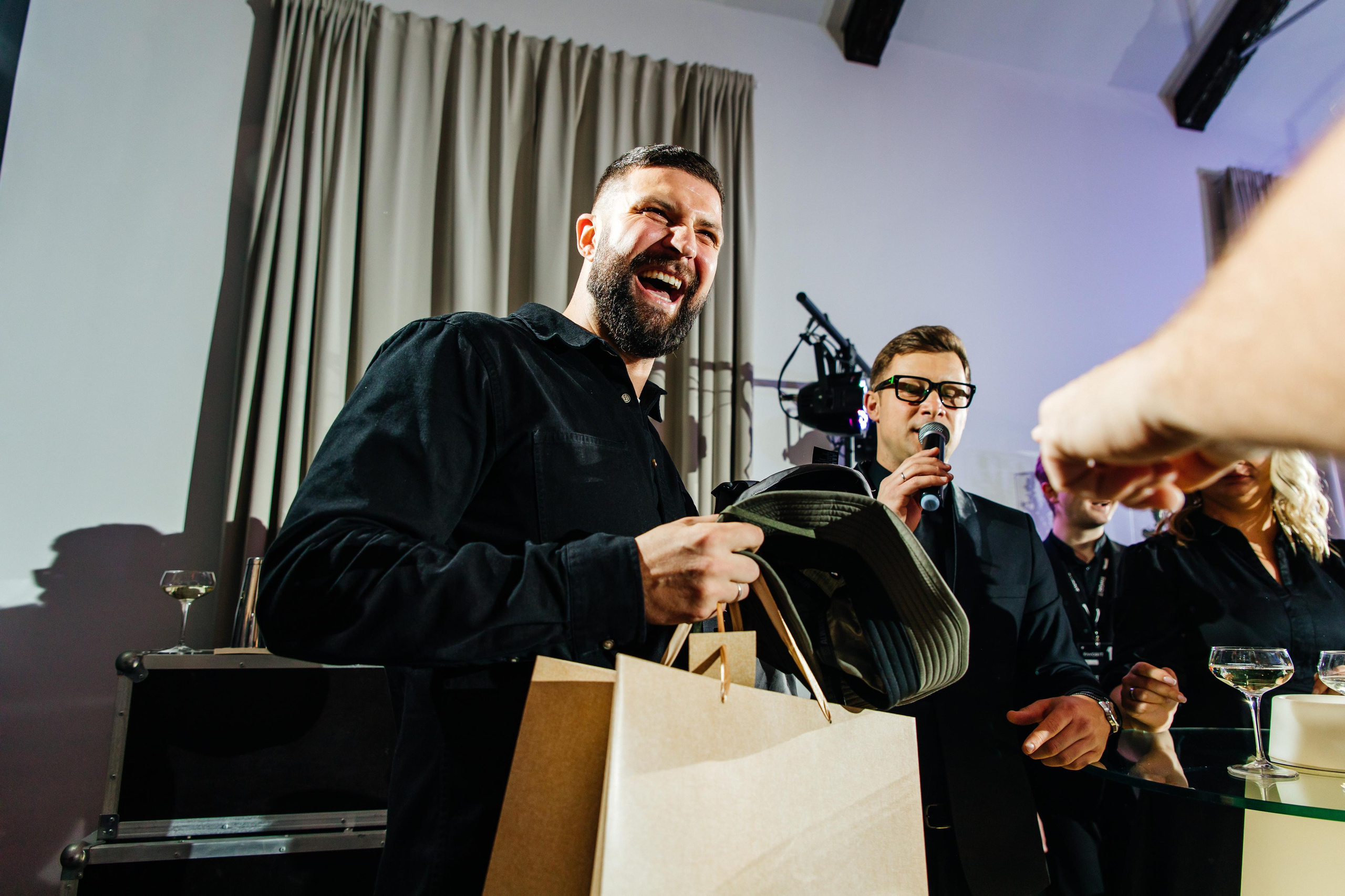 Свадебный фотограф Александр Кожарский