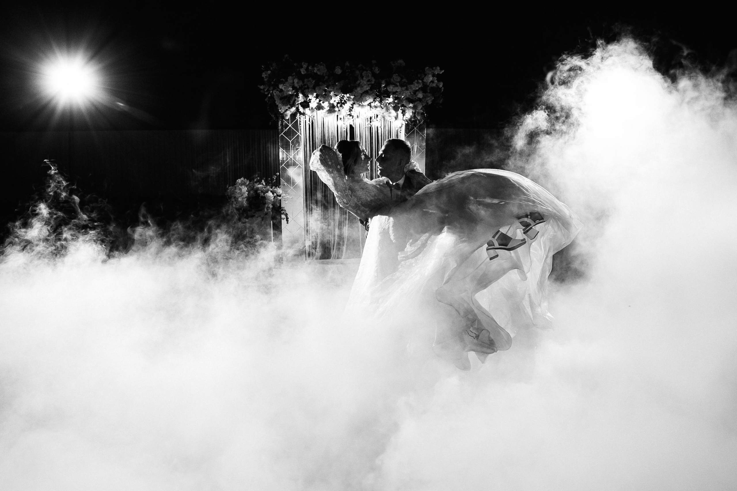 Свадебный фотограф Александр Кожарский