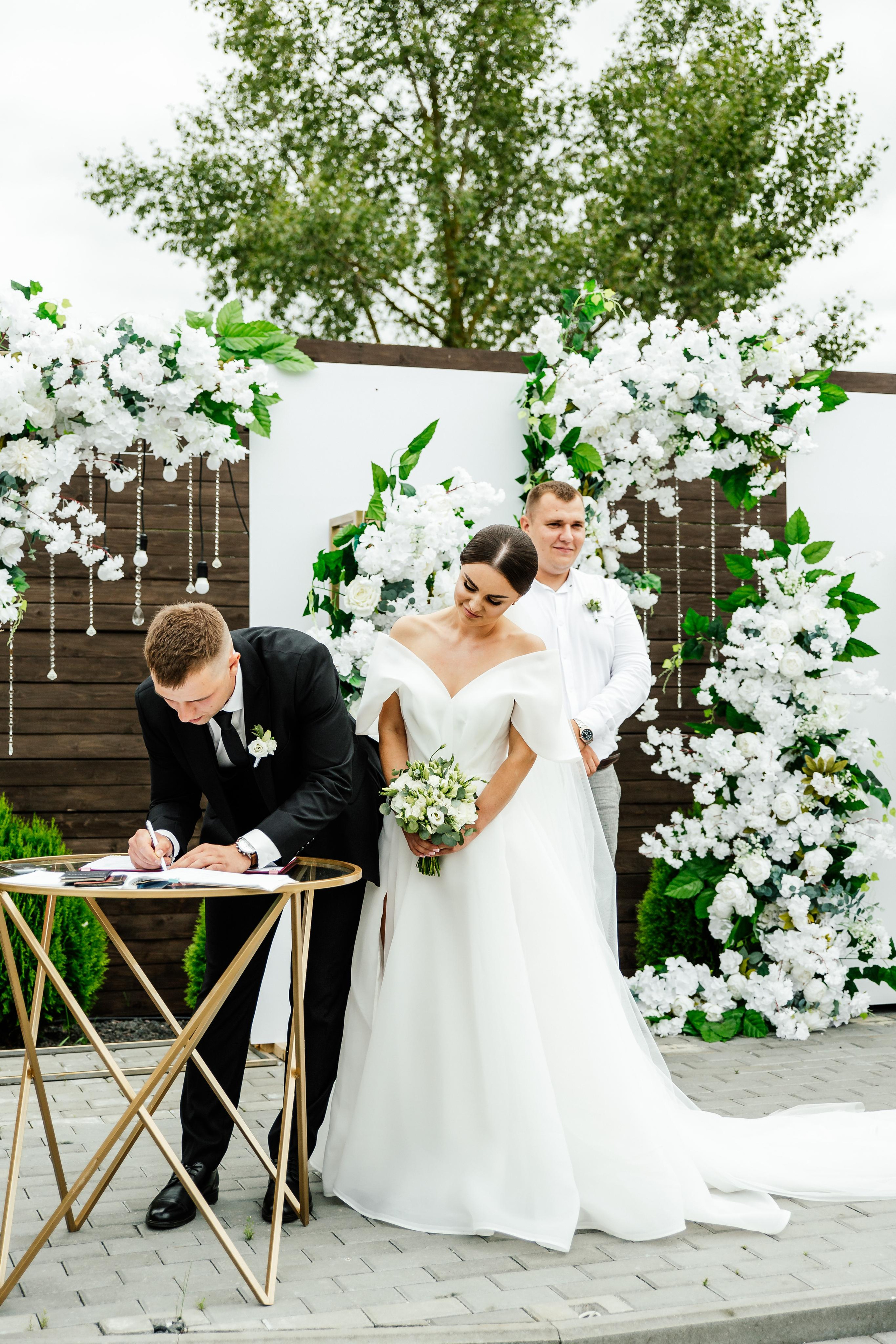 Свадебный фотограф Александр Кожарский