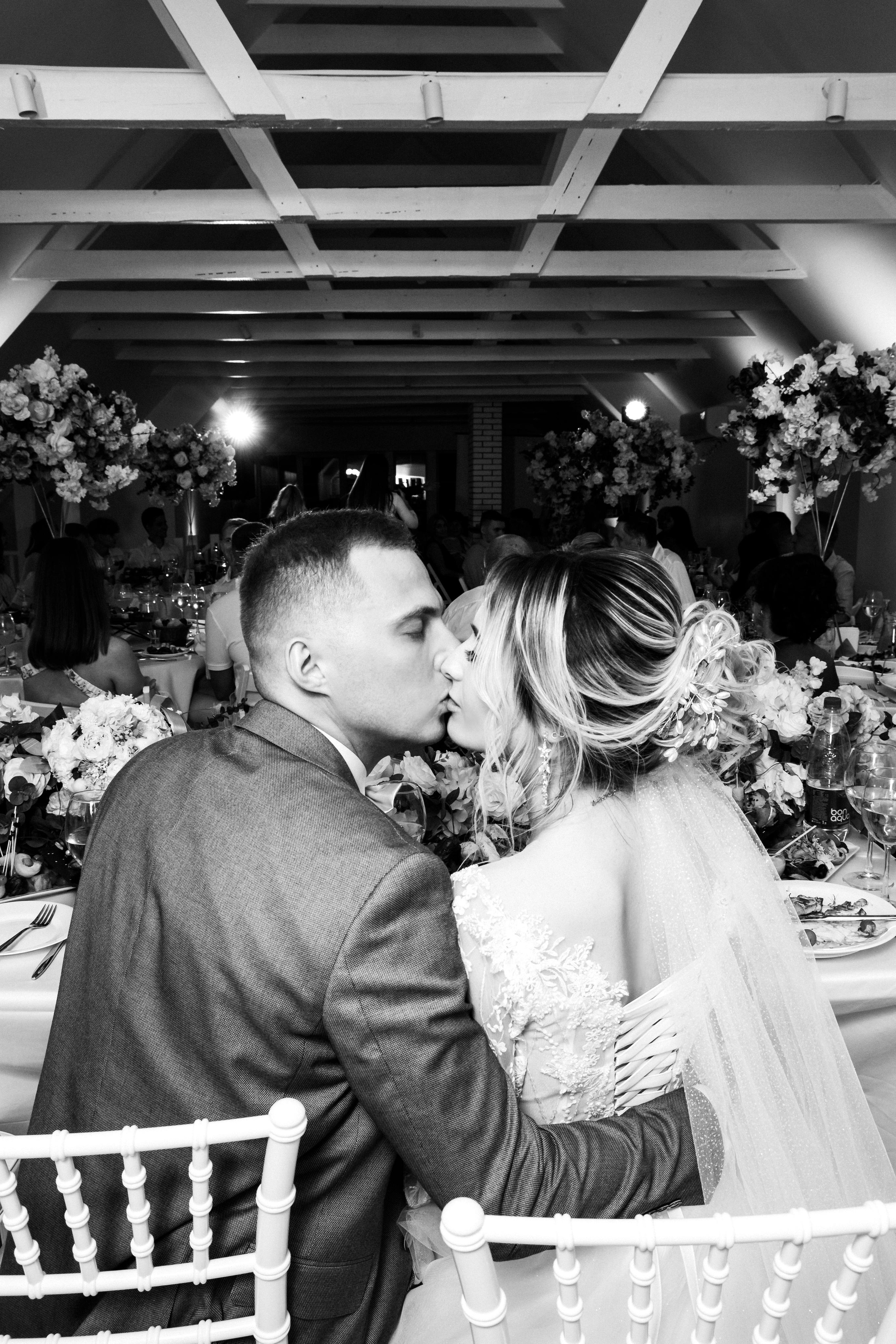 Свадебный фотограф Александр Кожарский