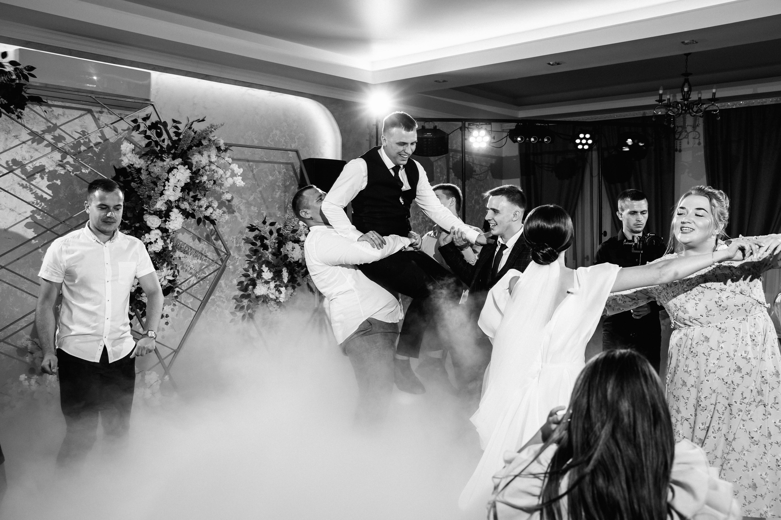 Свадебный фотограф Александр Кожарский