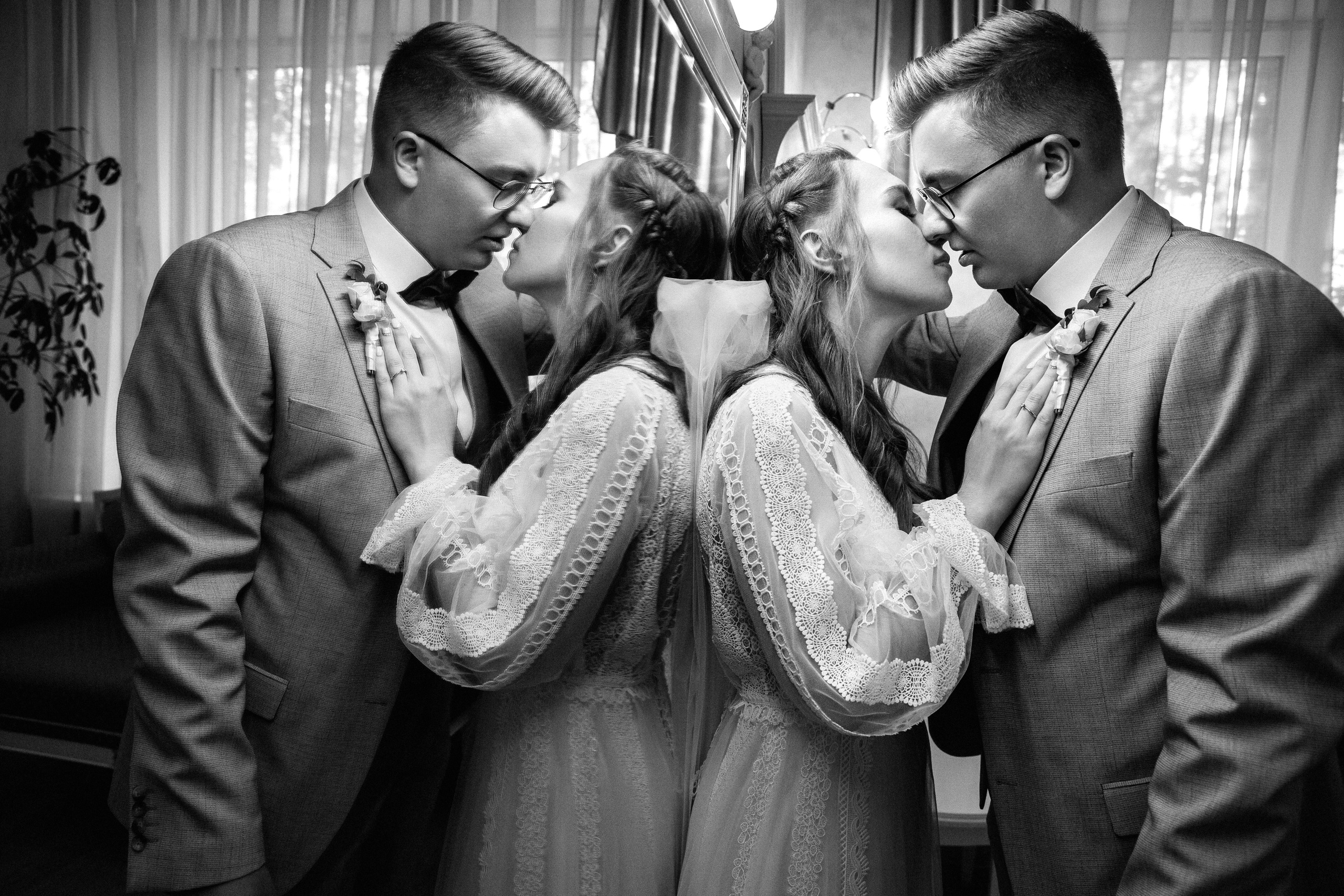 Свадебный фотограф Александр Кожарский