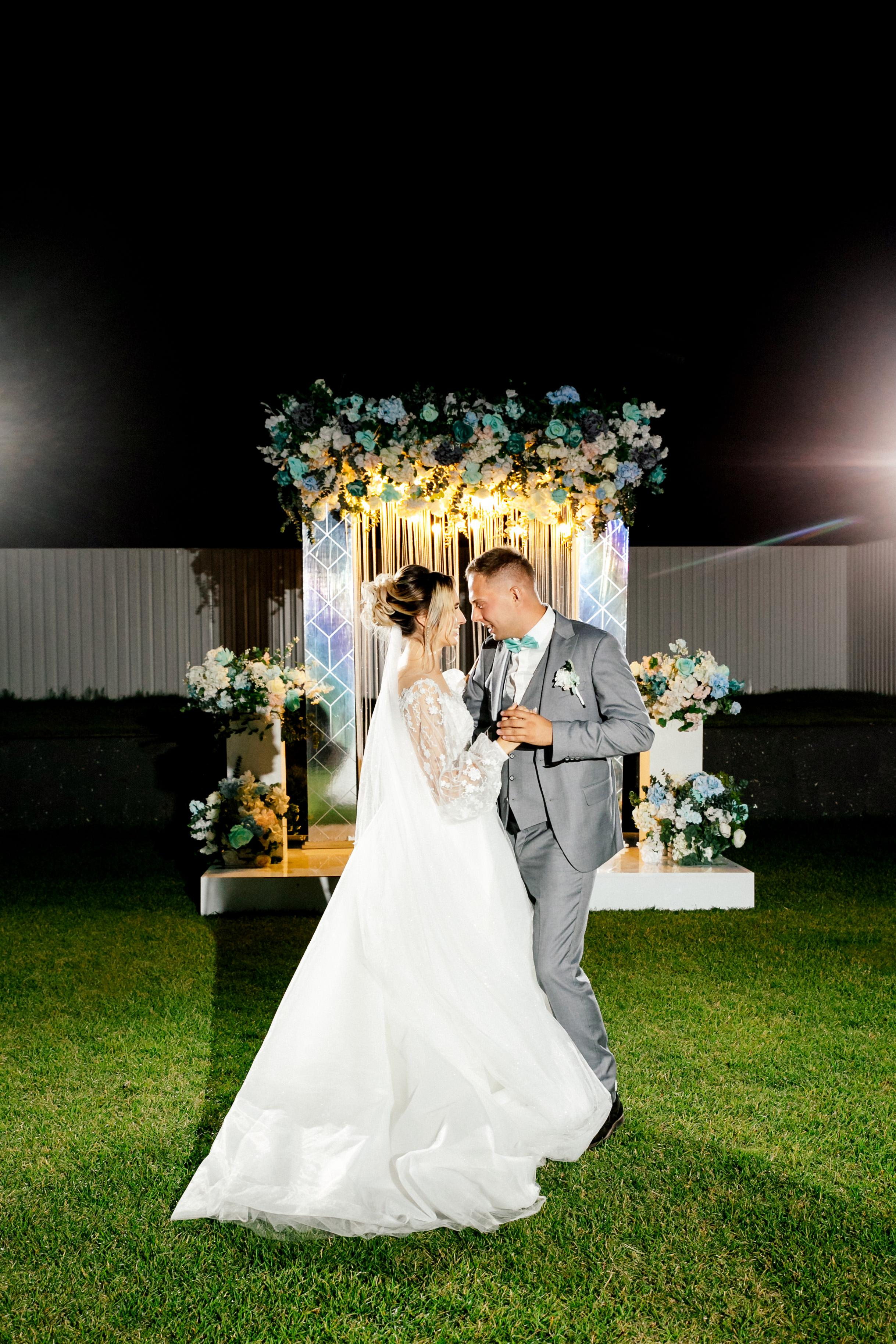 Свадебный фотограф Александр Кожарский