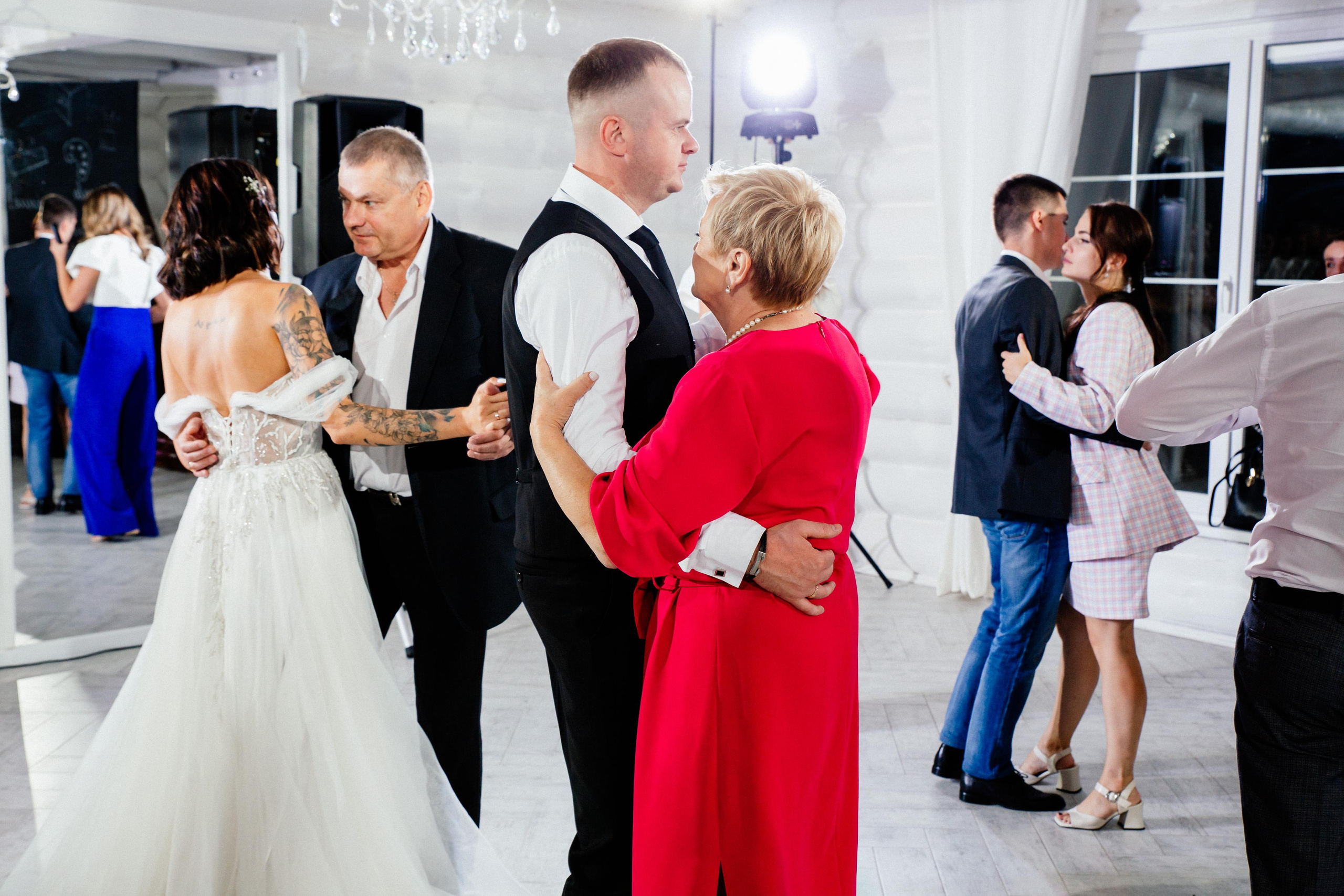 Свадебный фотограф Александр Кожарский