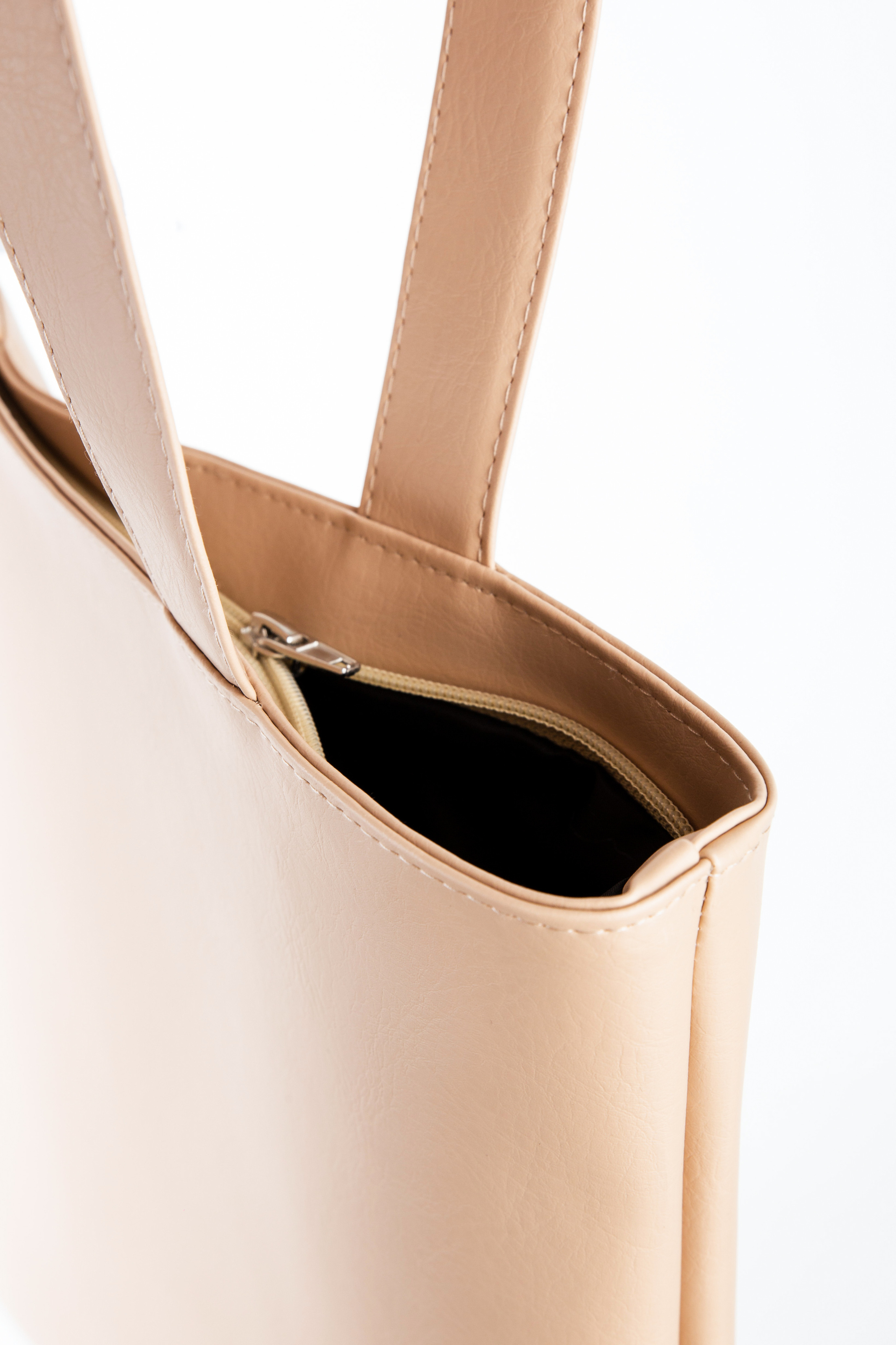 Предметный фотограф Александр Кожарский