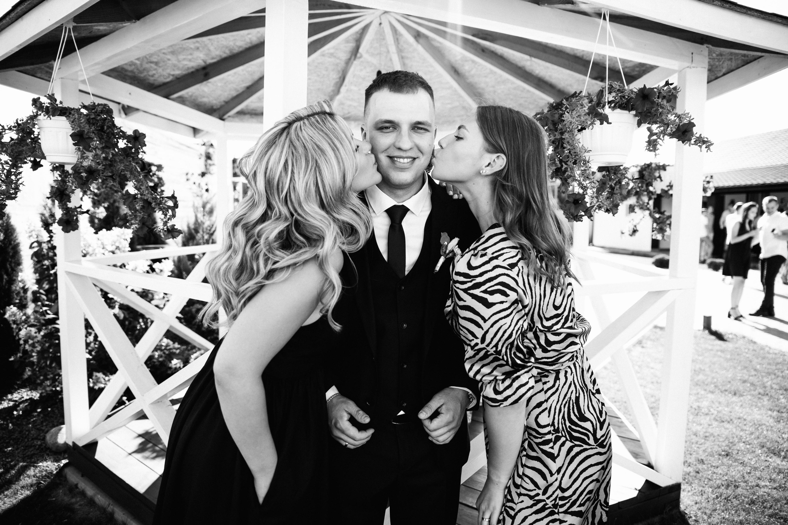 Свадебный фотограф Александр Кожарский