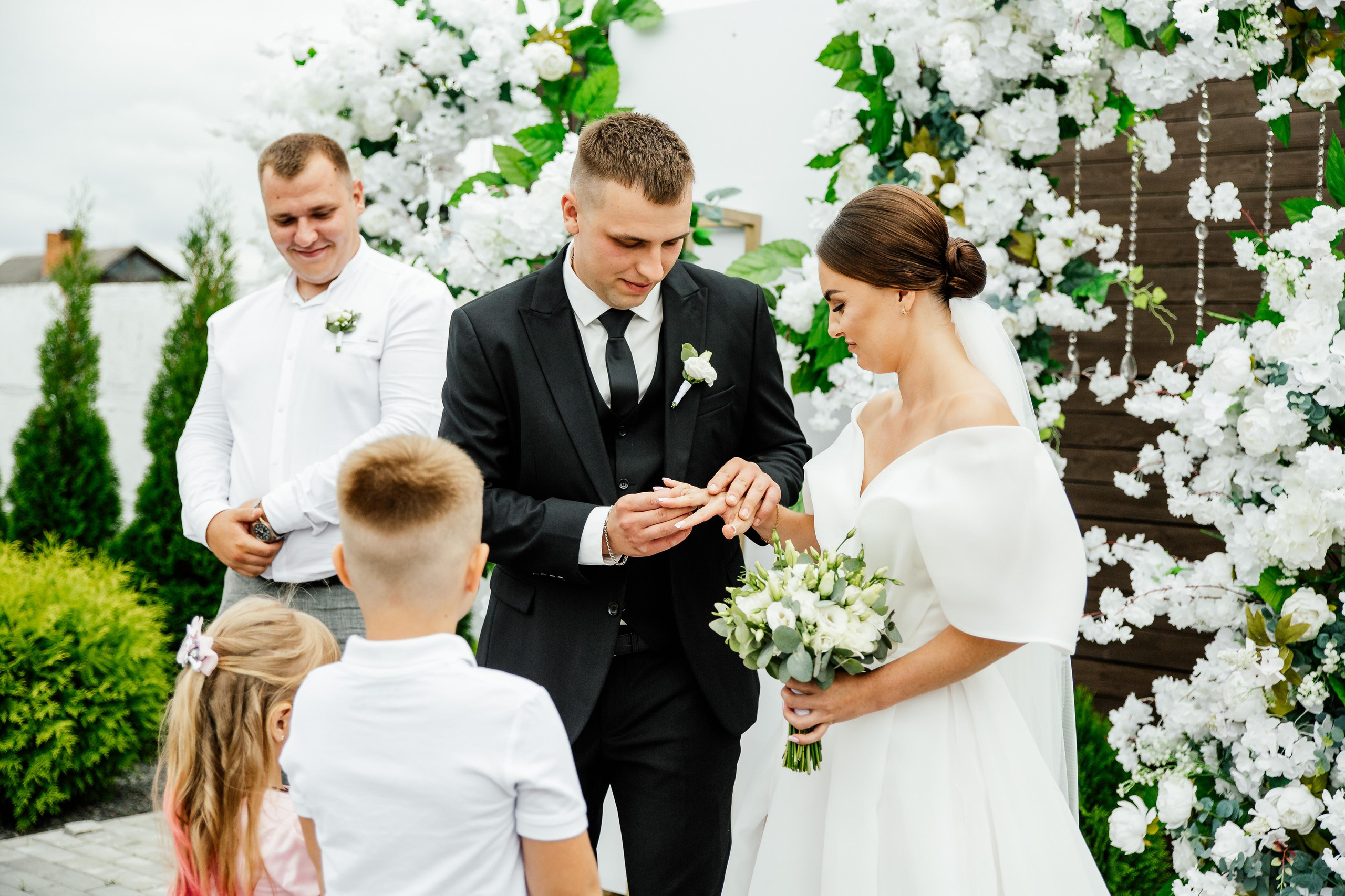 Свадебный фотограф Александр Кожарский