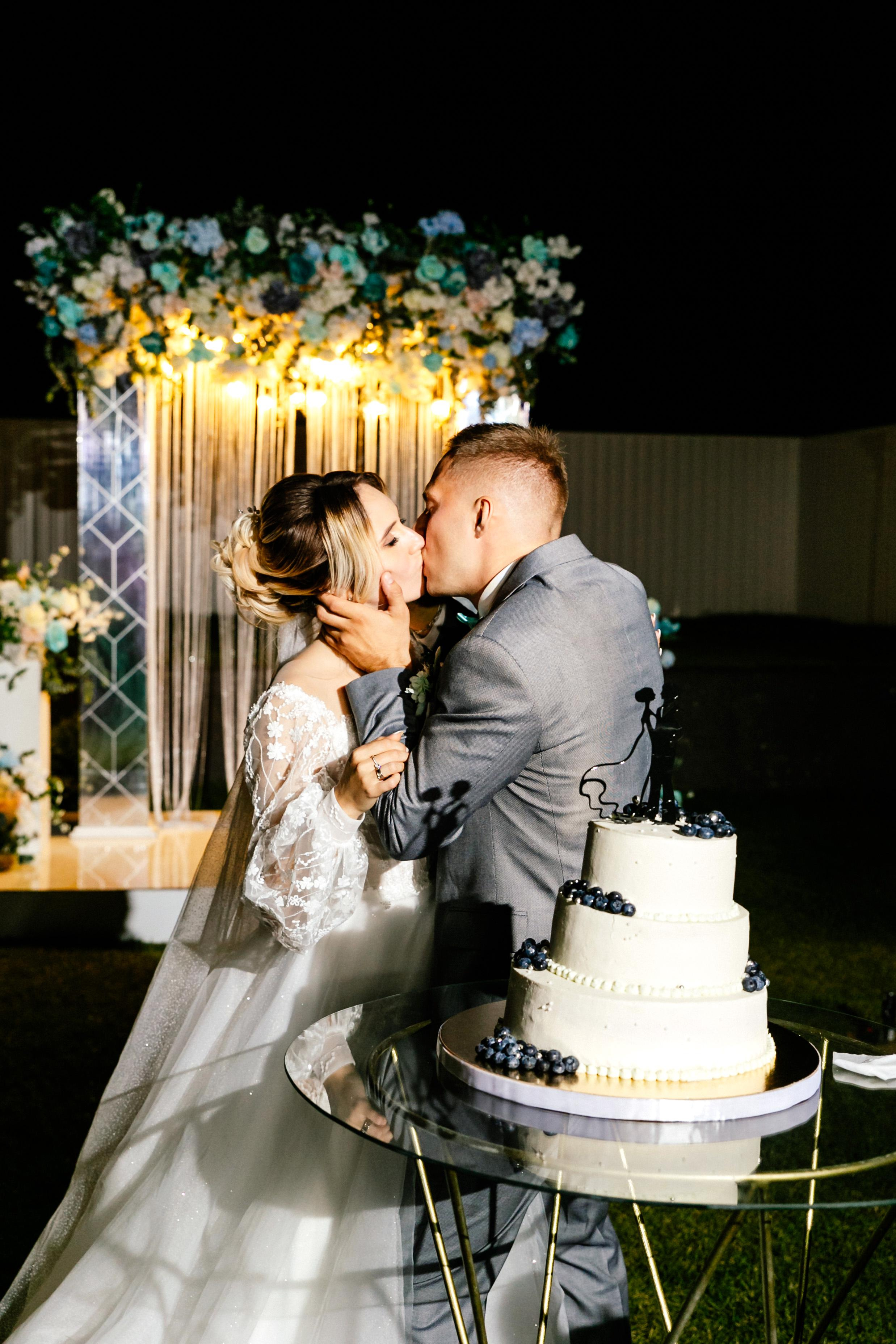 Свадебный фотограф Александр Кожарский