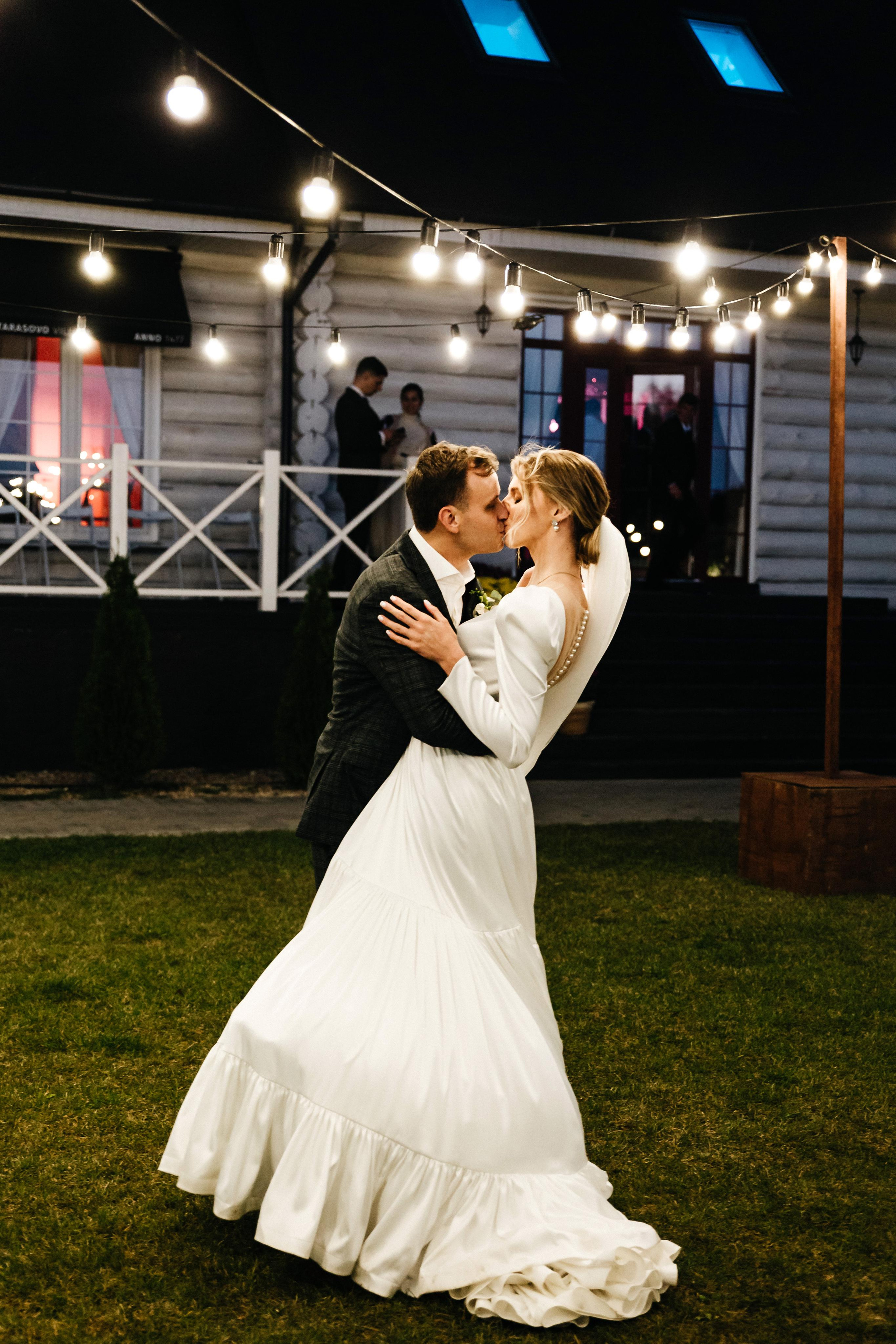 Свадебный фотограф Александр Кожарский