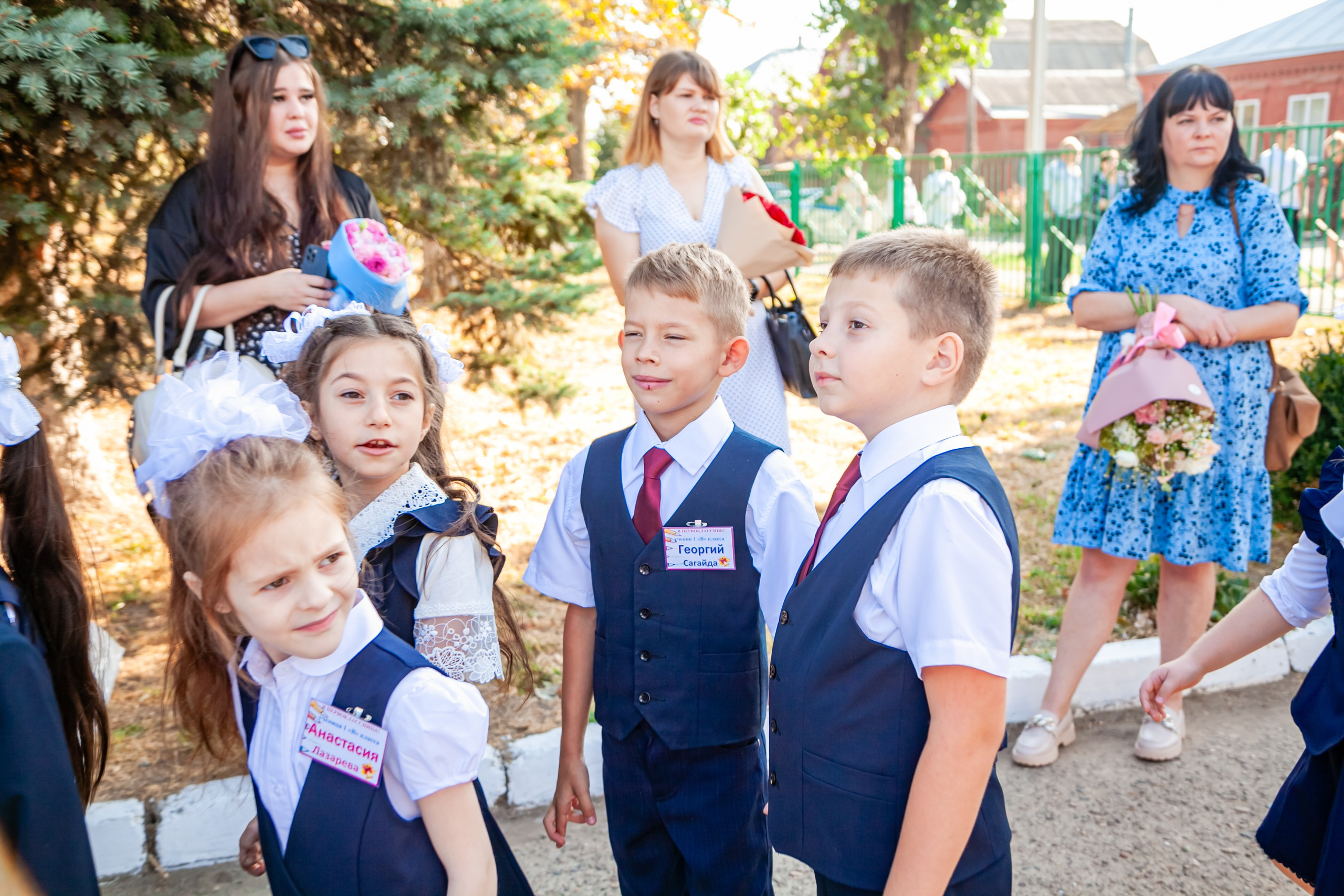 1 сентября линейка. Свадебный и семейный фотограф в Армавире