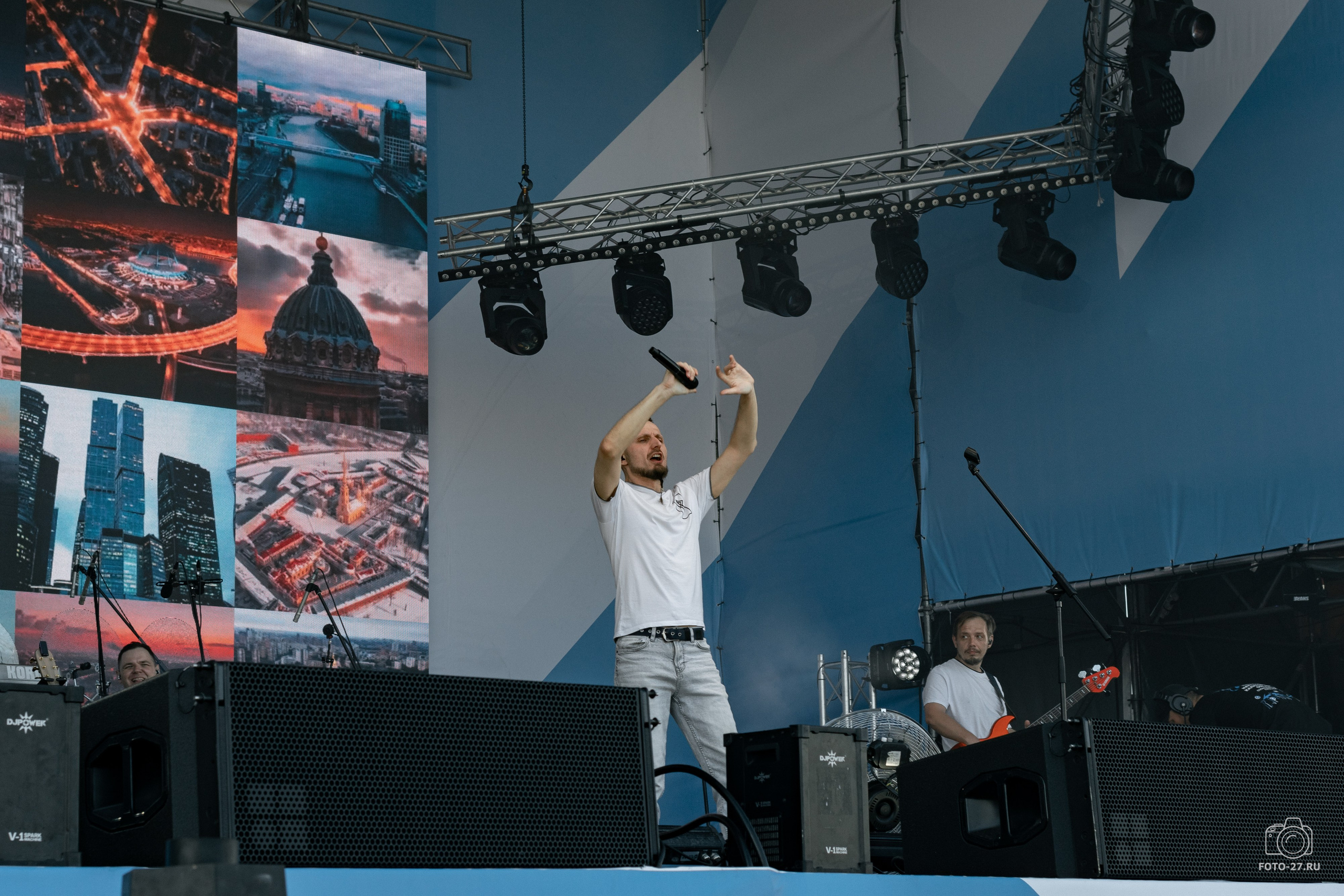 Антон Курдюмов фотограф в Хабаровске Рина Курдюмова фото27 foto27 Антон Дорофеев репортажный репортаж документалист Тони и Рина фотосоздатели ПаПаРоК Рок над Амуром 2024 фестиваль Хабаровск