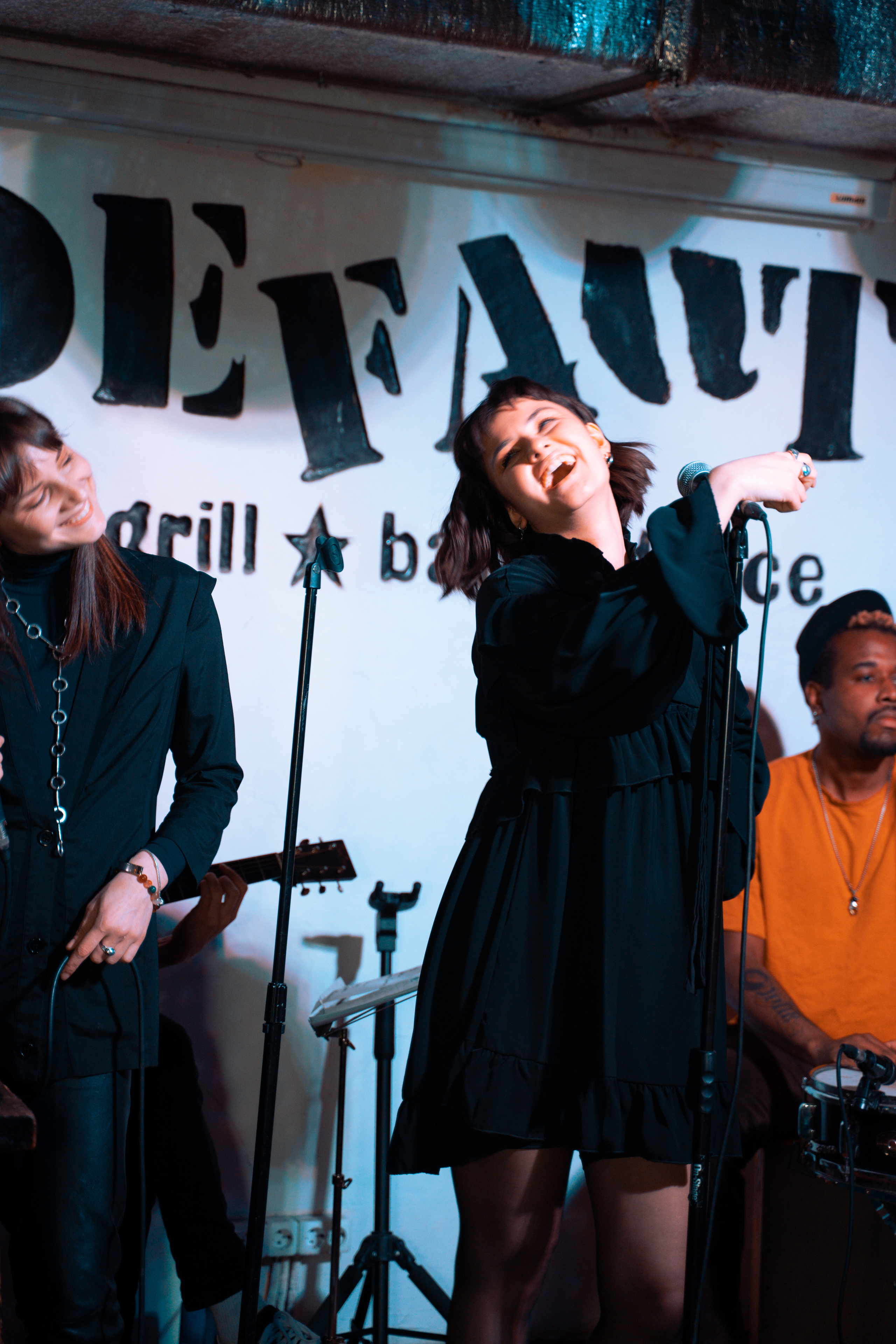 Репортажная съемка. Репетитор по биологии и химии ОГЭ ЕГЭ и нейрофотограф — Елизавета