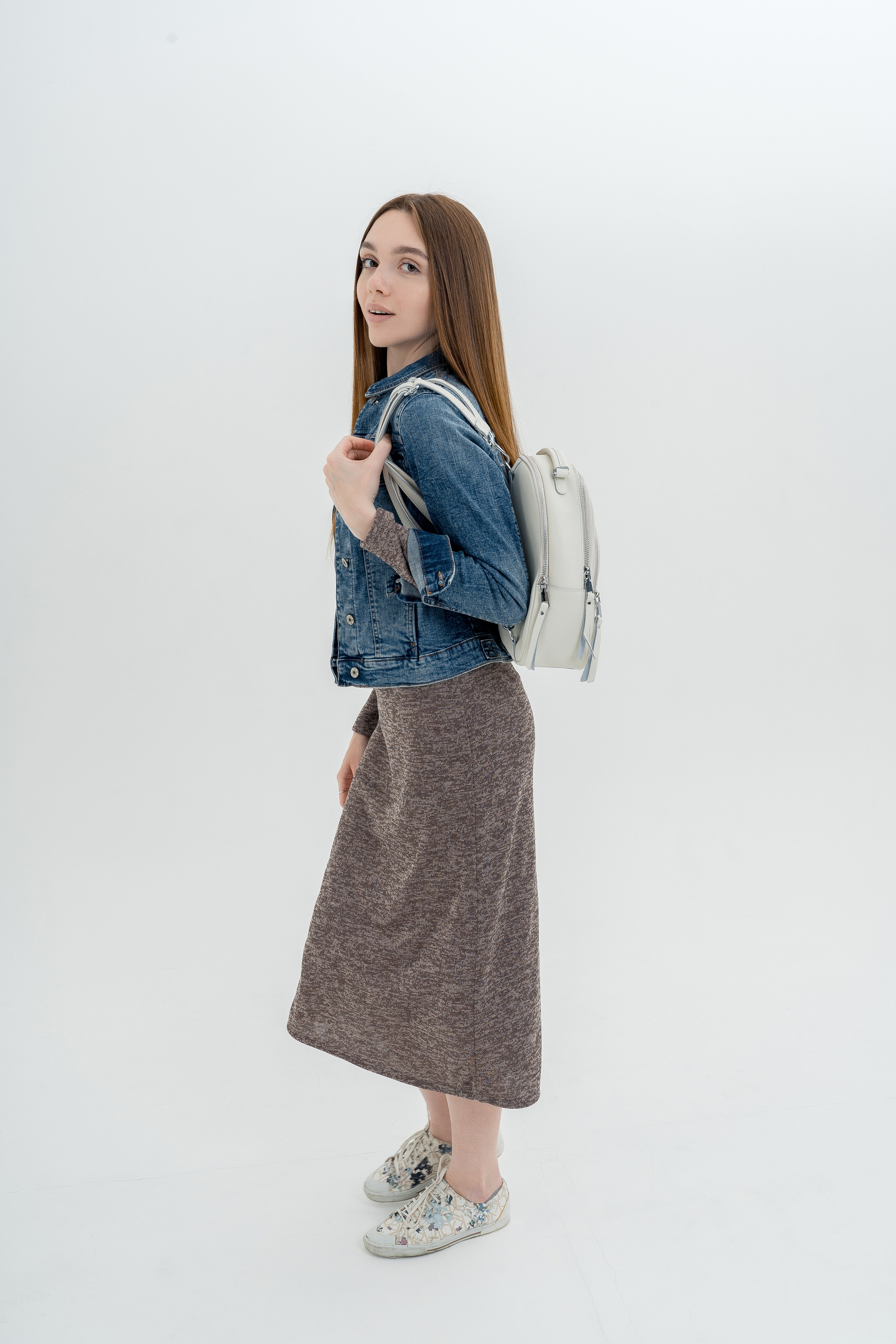 Съемка для маркетплейсов. Репетитор по биологии и химии ОГЭ ЕГЭ и нейрофотограф — Елизавета