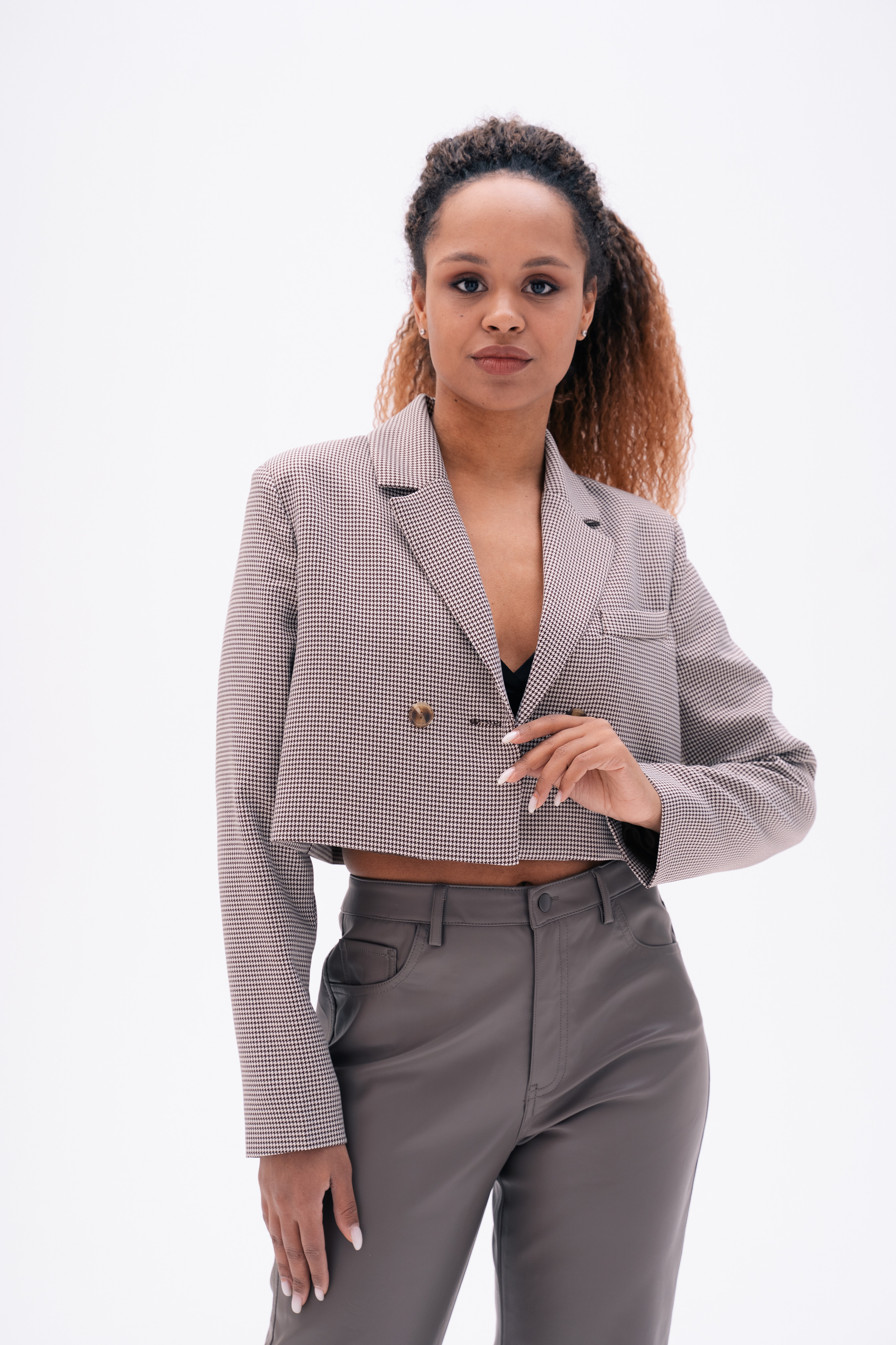 Съемка для маркетплейсов. Репетитор по биологии и химии ОГЭ ЕГЭ и нейрофотограф — Елизавета