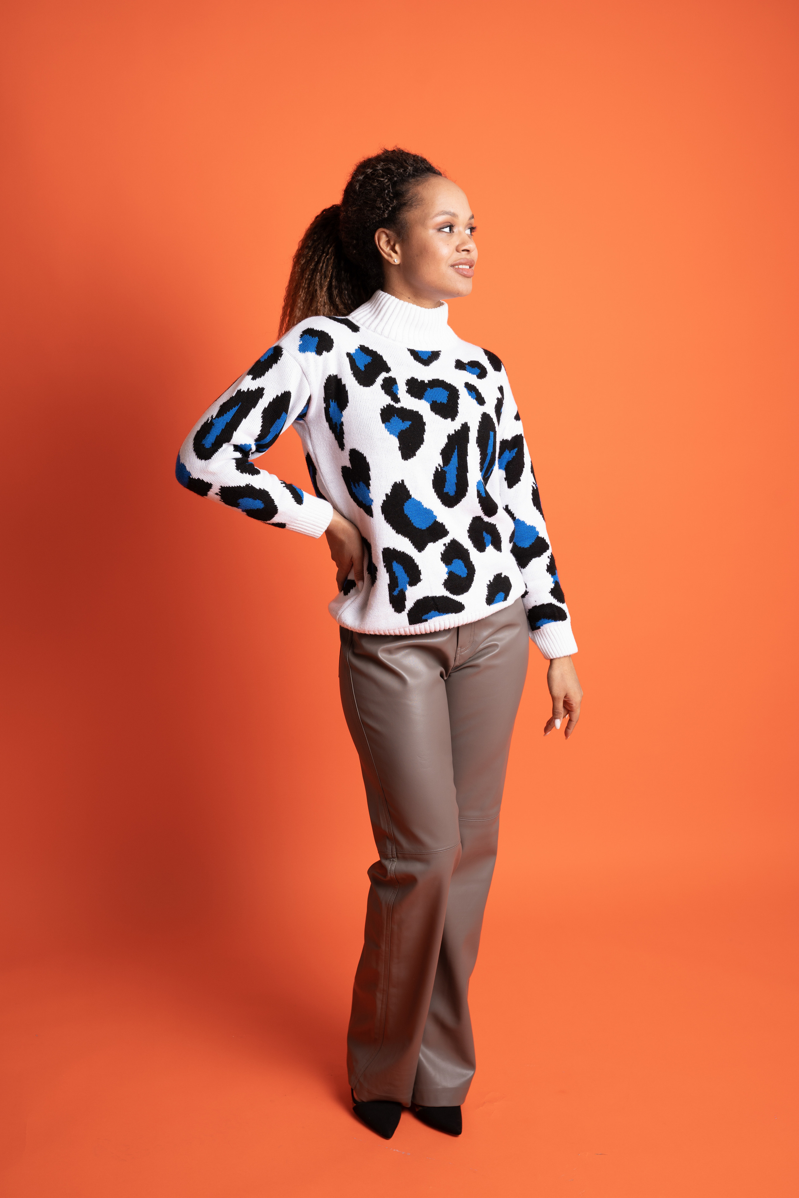 Съемка для маркетплейсов. Репетитор по биологии и химии ОГЭ ЕГЭ и нейрофотограф — Елизавета