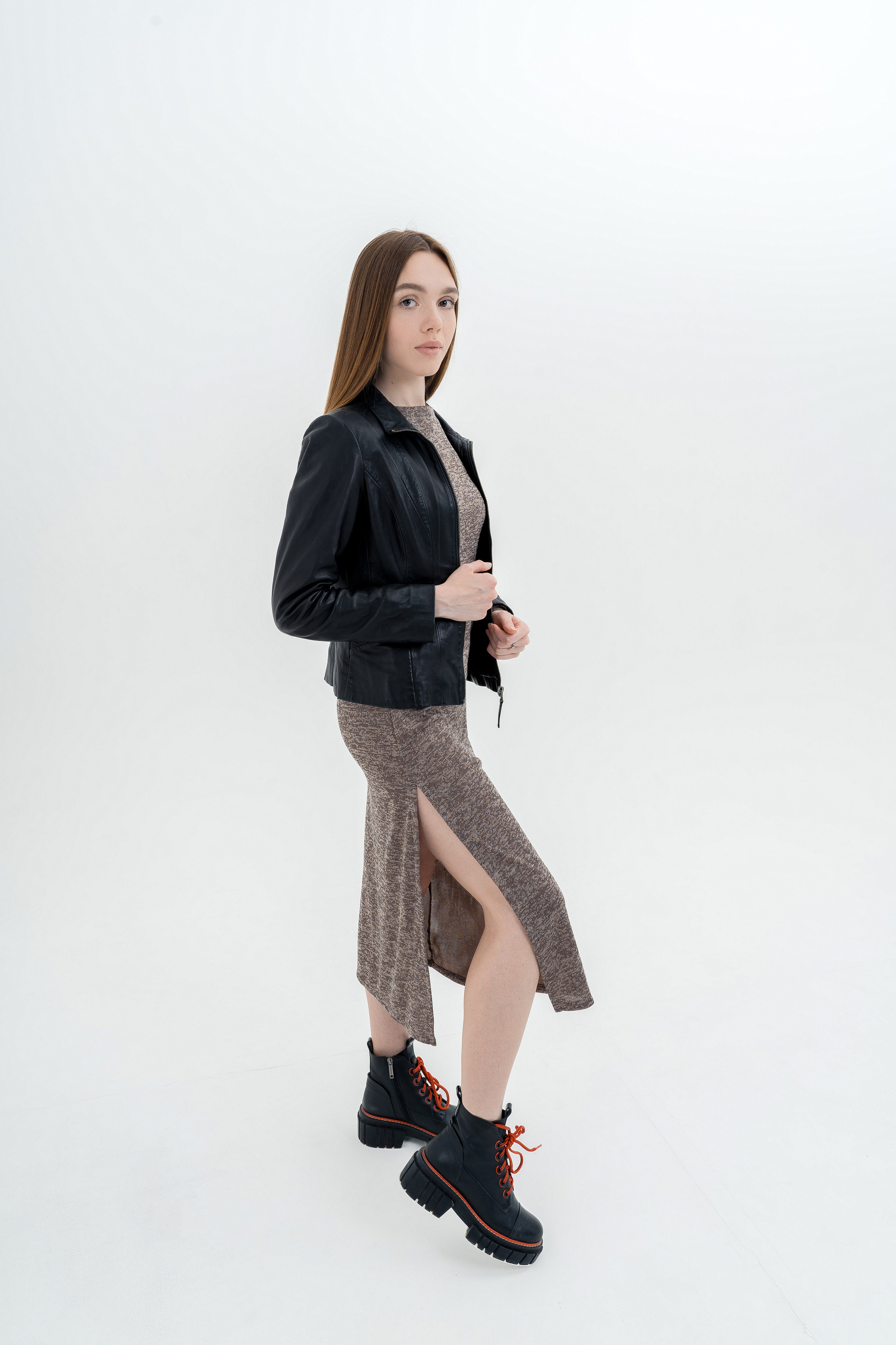 Съемка для маркетплейсов. Репетитор по биологии и химии ОГЭ ЕГЭ и нейрофотограф — Елизавета