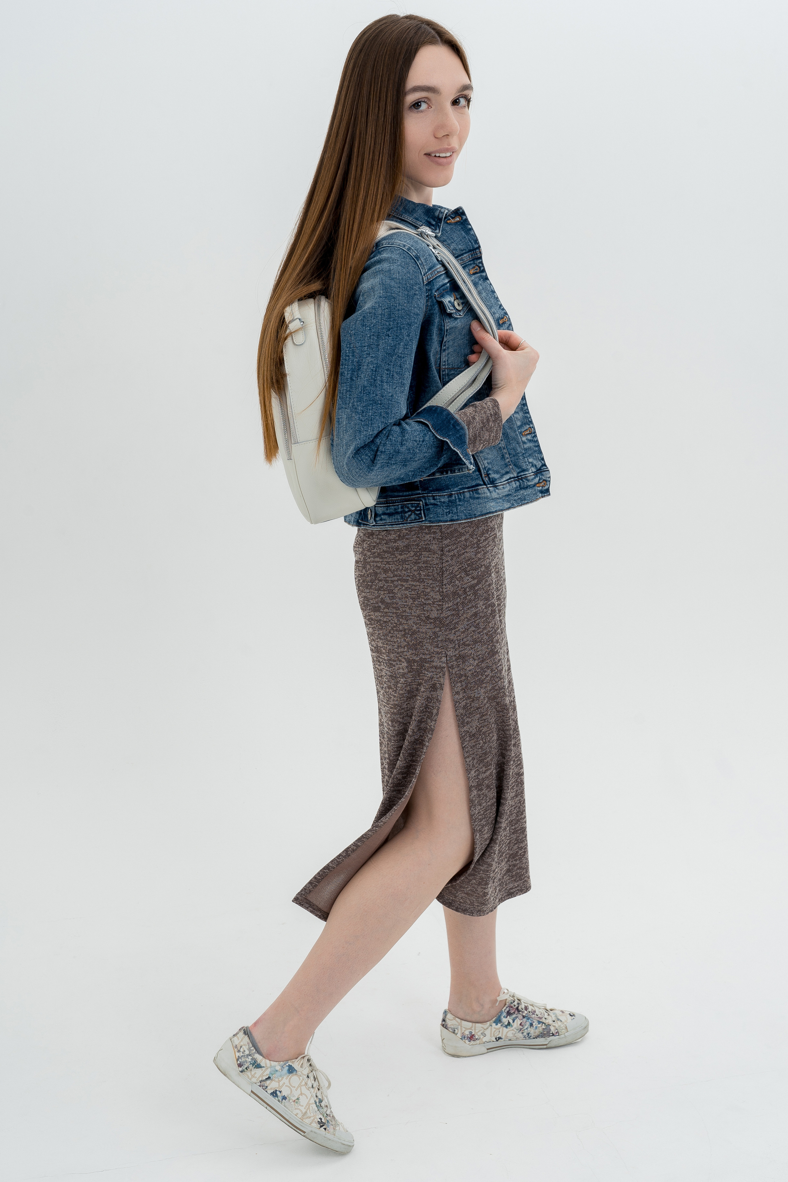 Съемка для маркетплейсов. Репетитор по биологии и химии ОГЭ ЕГЭ и нейрофотограф — Елизавета