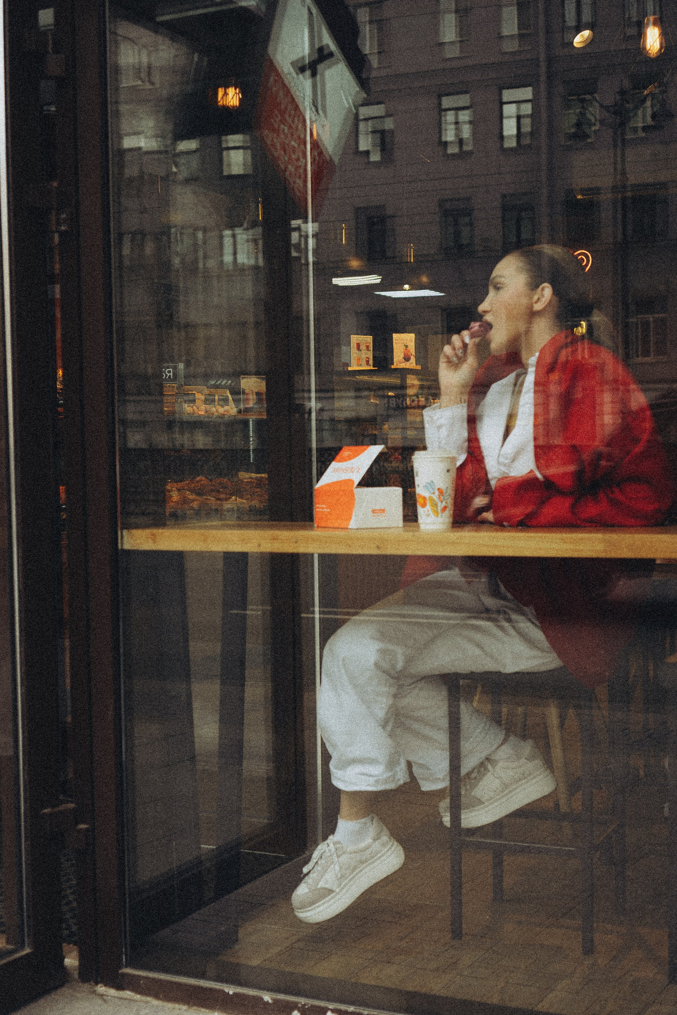 МЫ ГУЛЯЛИ ПРО КРЫШАМ ПИТЕРА. Профессиональный фотограф, Санкт-Петербург — Виктория Богомолова