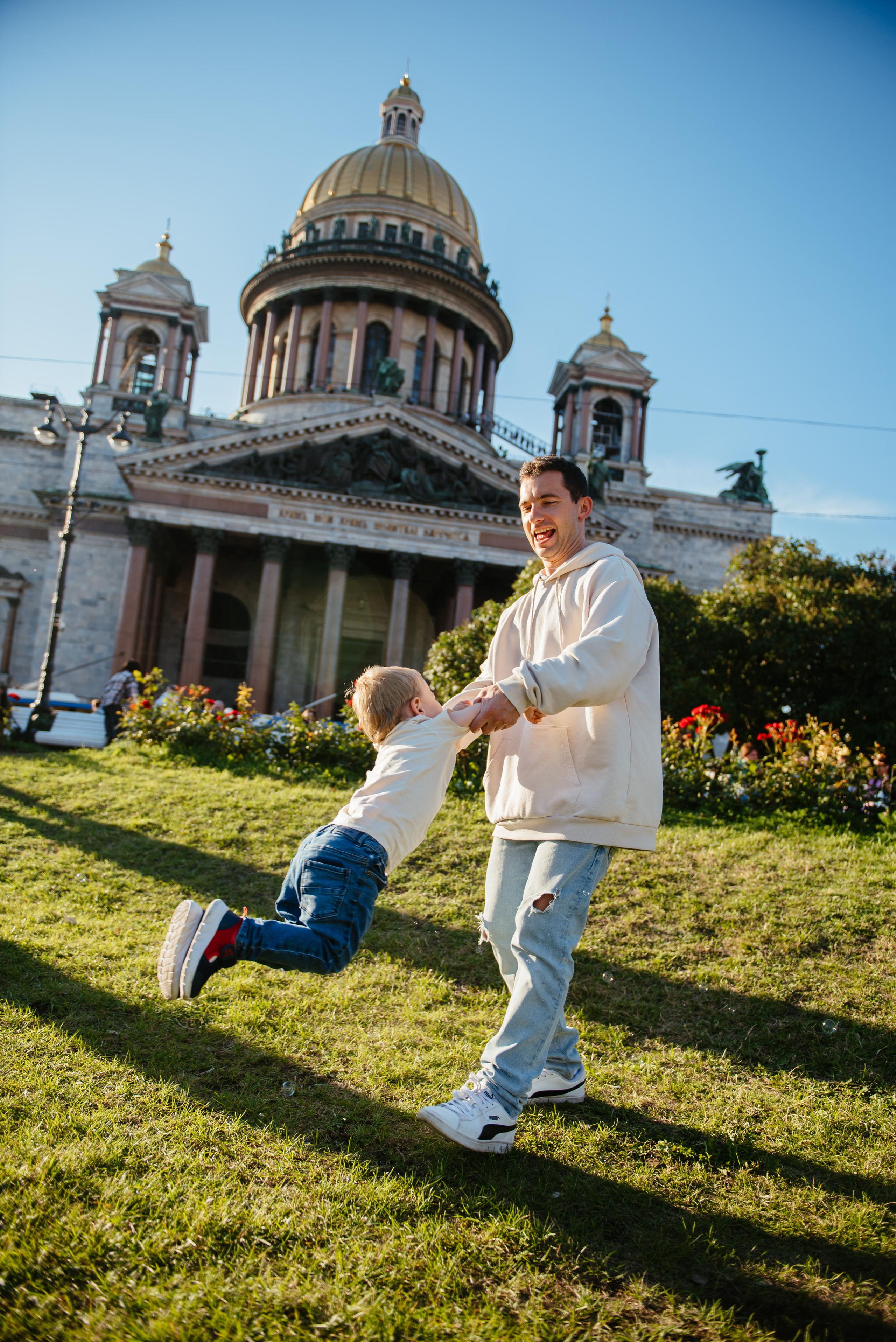 Семейная прогулка. Фотограф Алена Нормальная в Санкт-Петербурге
