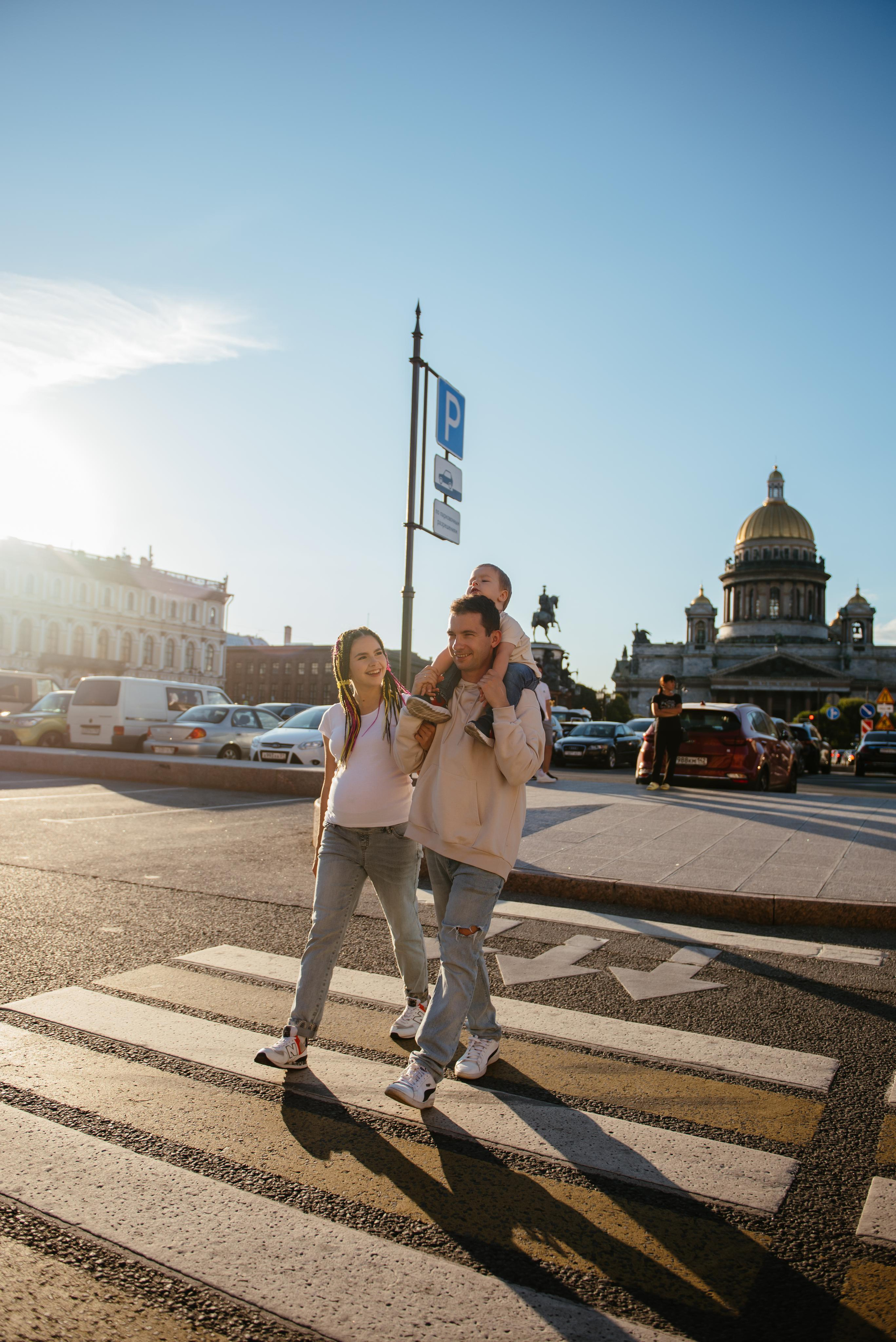 Семейная прогулка. Фотограф Алена Нормальная в Санкт-Петербурге