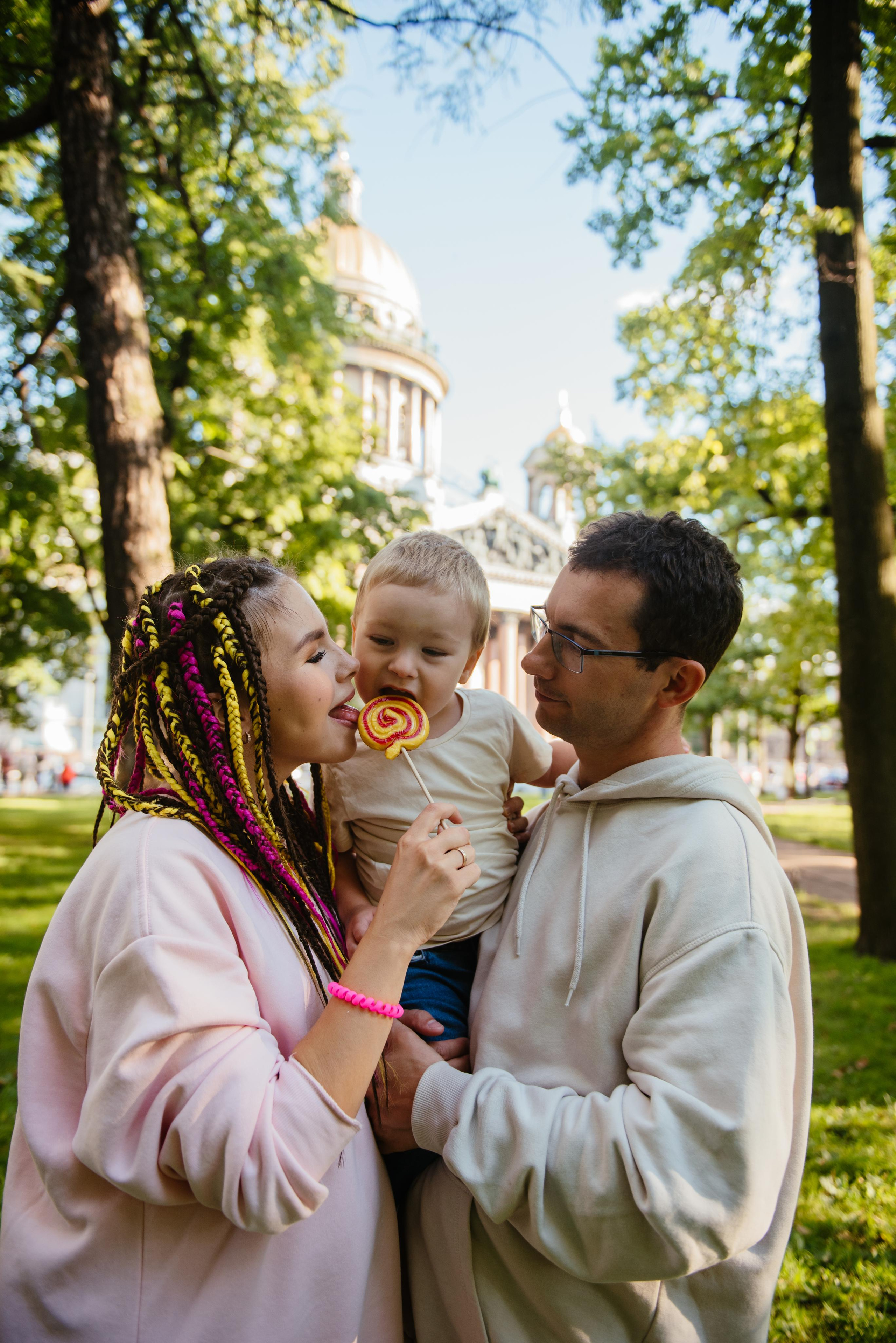 Семейная прогулка. Фотограф Алена Нормальная в Санкт-Петербурге