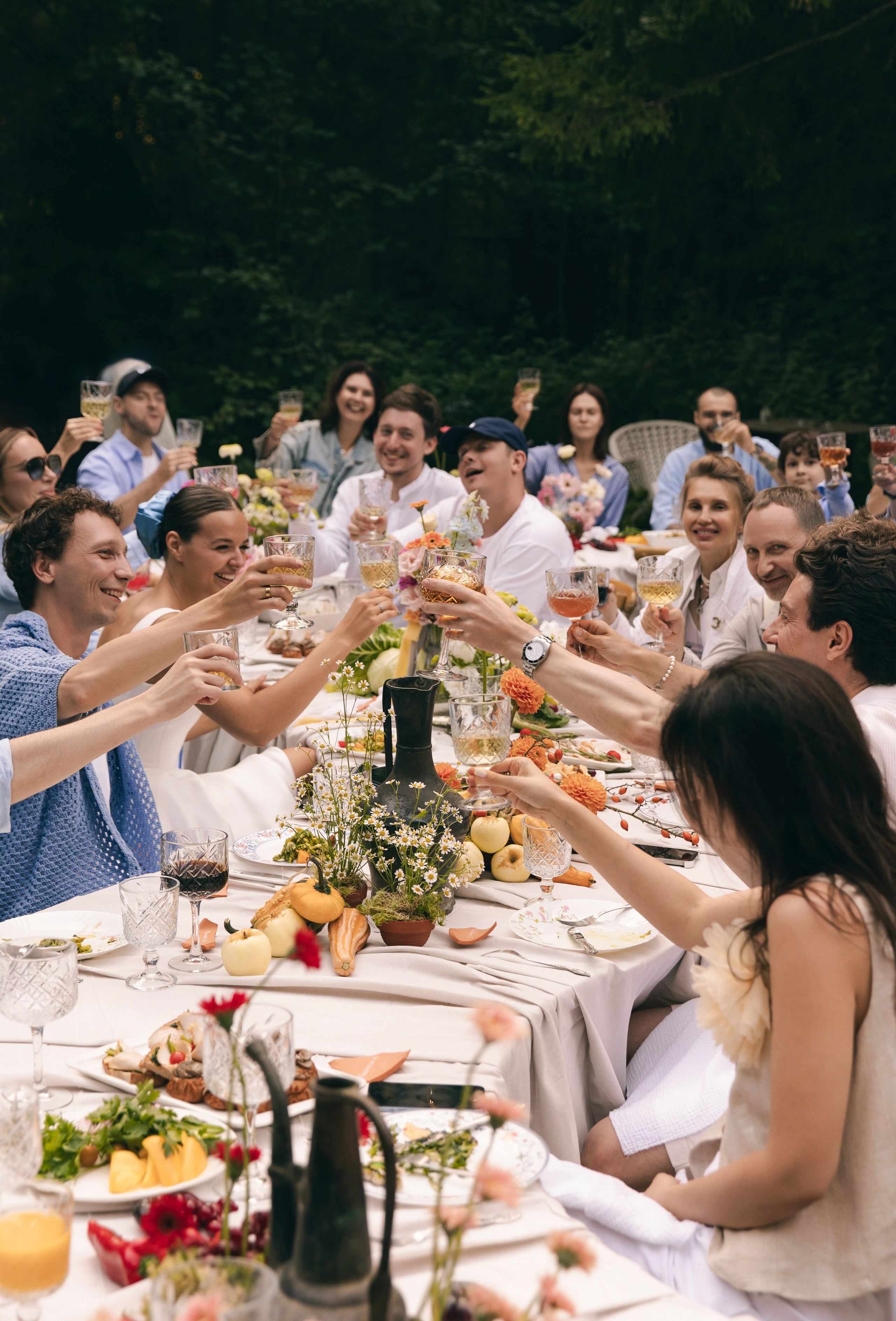 ПАРОЧКА В ЖЕЛТЫХ САПОЖКАХ С РАЙОНА