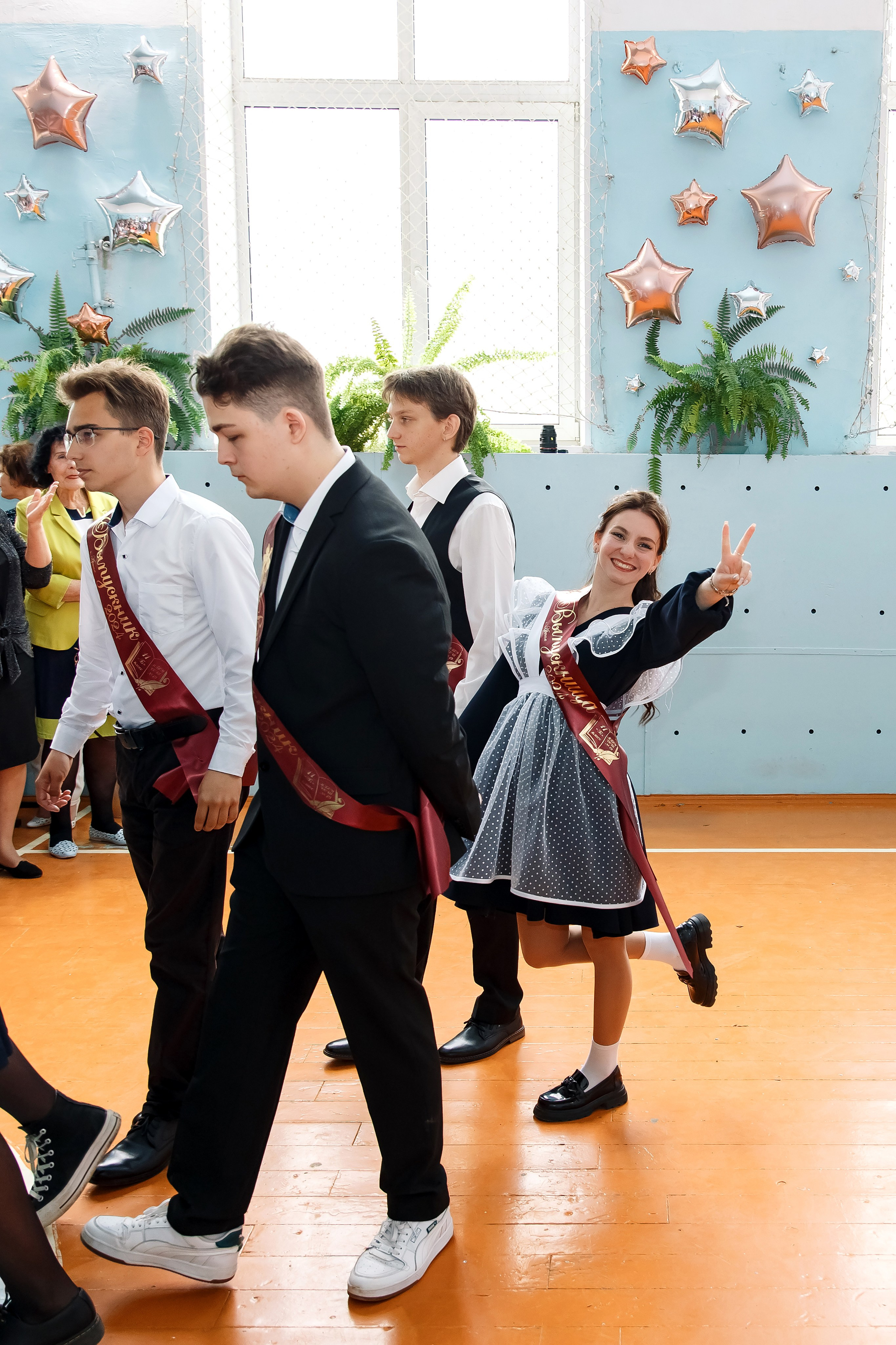 11 класс Последний звонок. Фотограф Любовь Корниенко, Примоский край