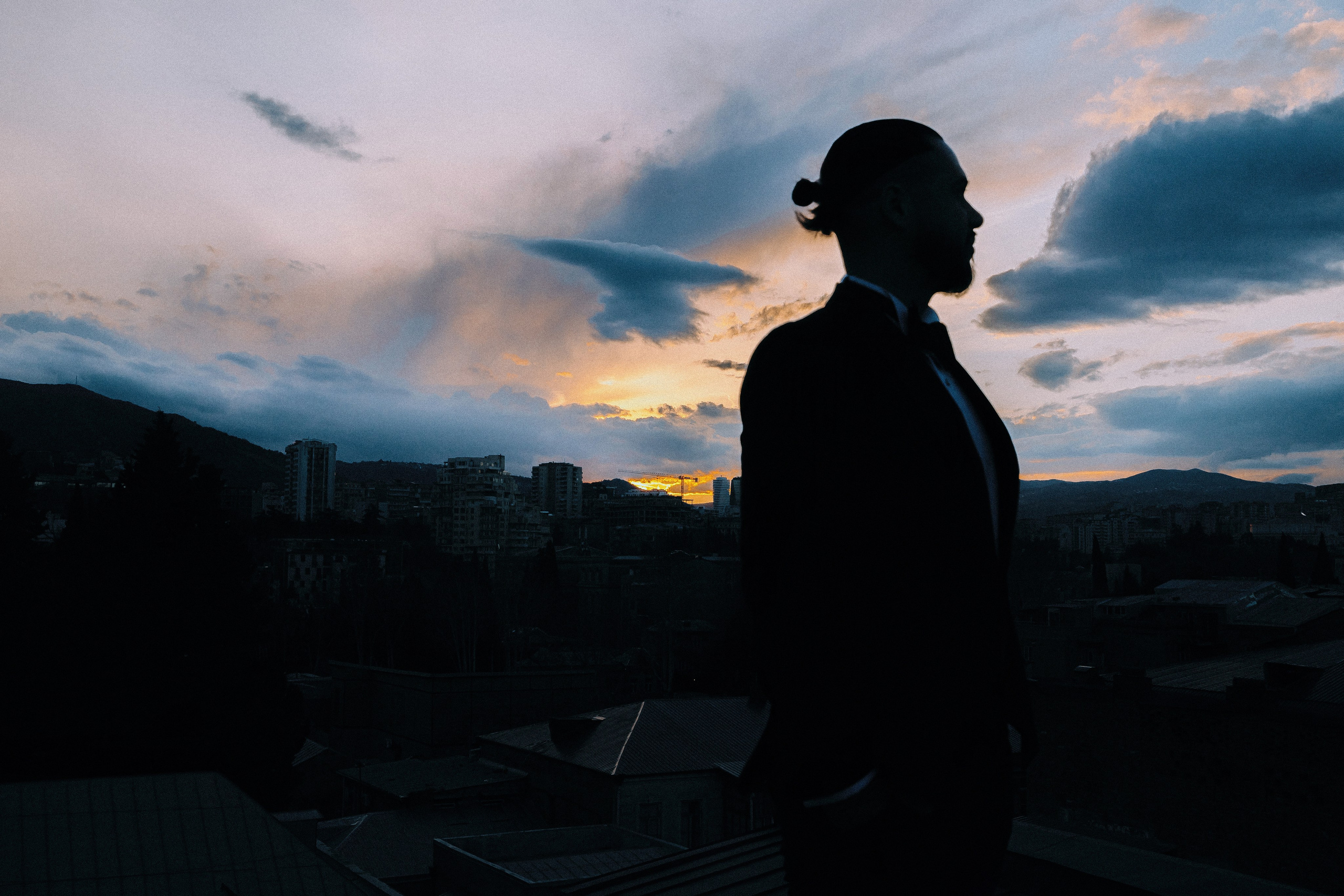 Мужская фотосессия в Тбилиси ведущий Руслан Мугинов. Свадебный фотограф Грузия Тбилиси