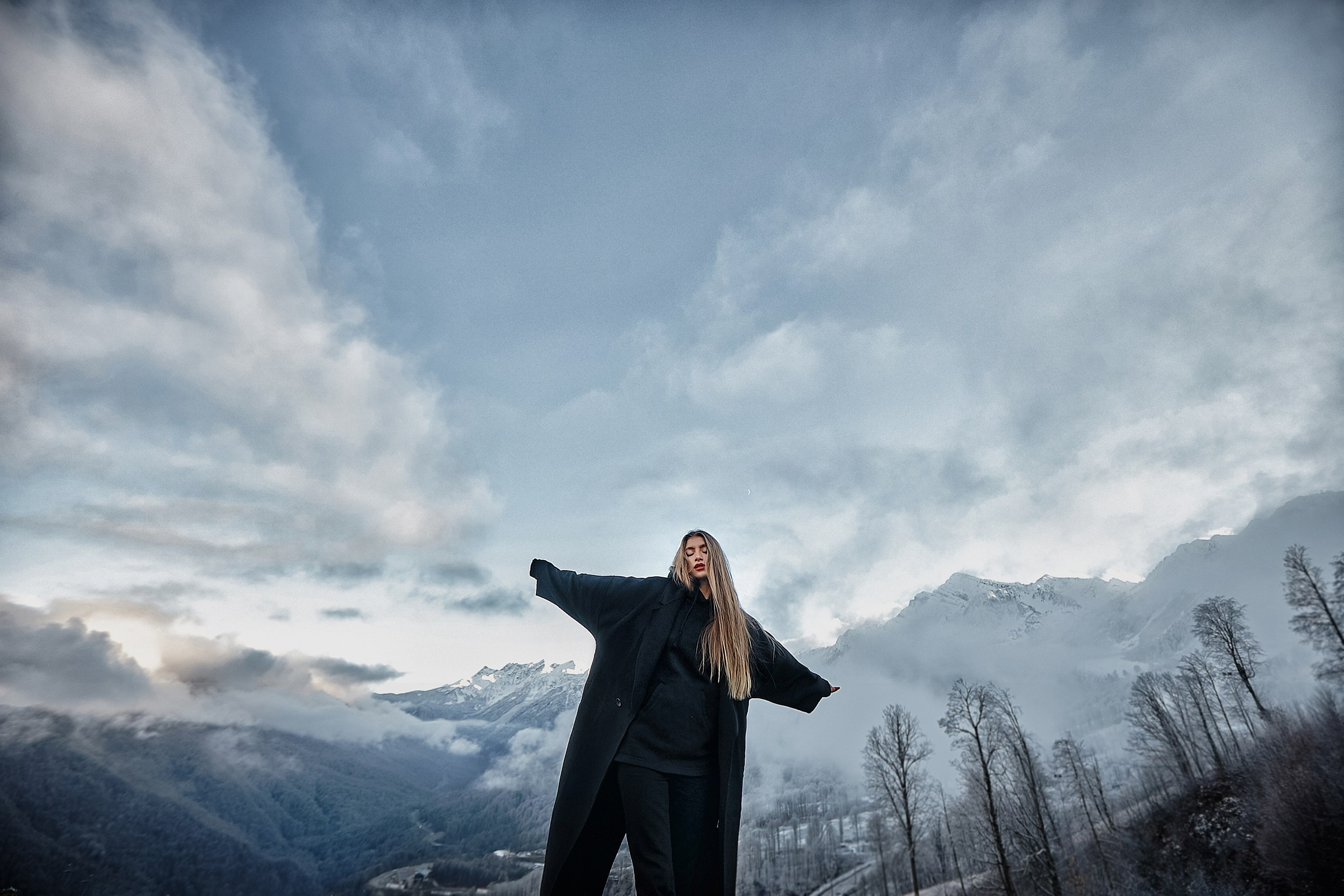 Ангелина в горах. Фото и видео контент в Сочи, фотограф, видеограф Сочи