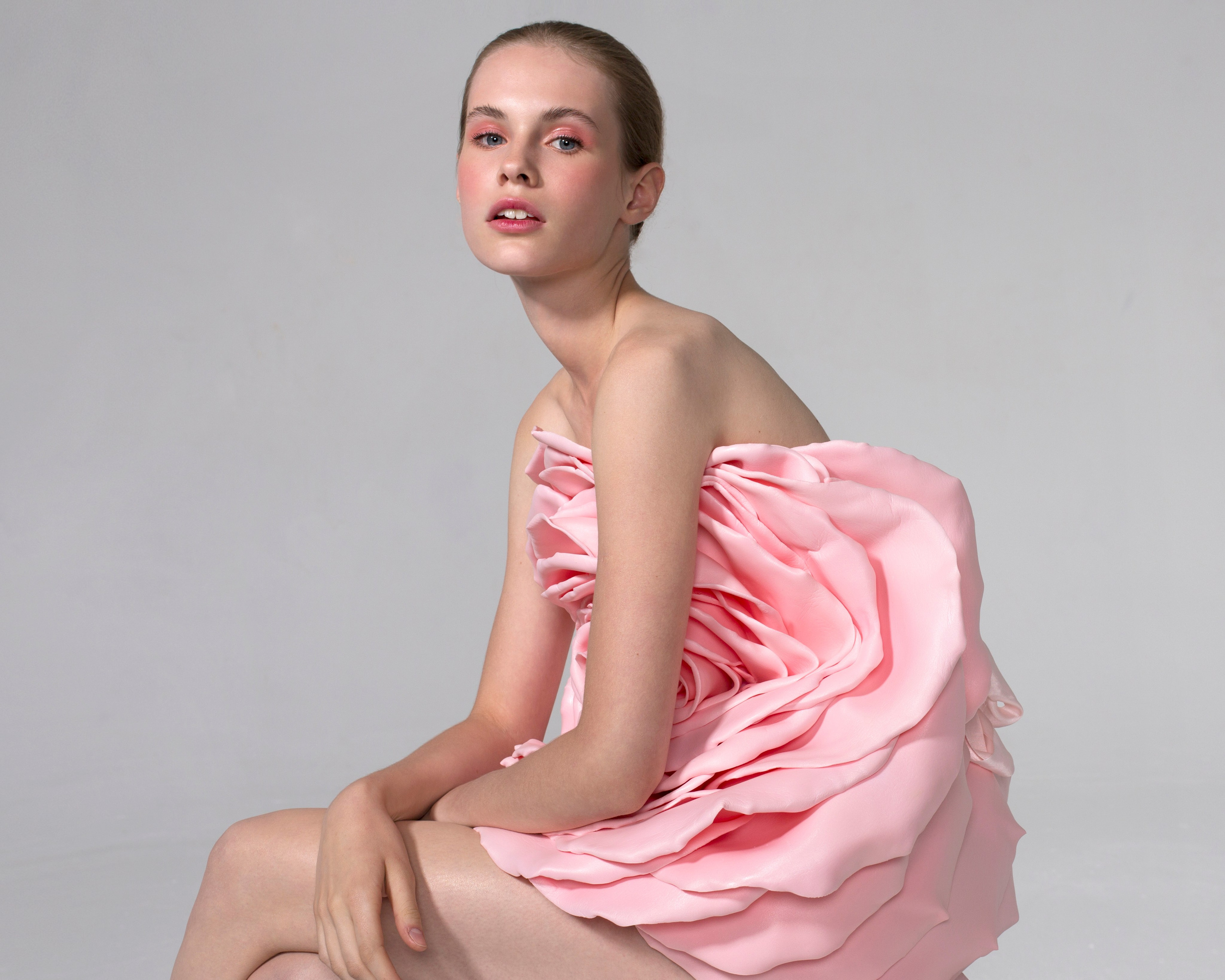 Каталожная съемка одежды для брендов под ключ в Москве