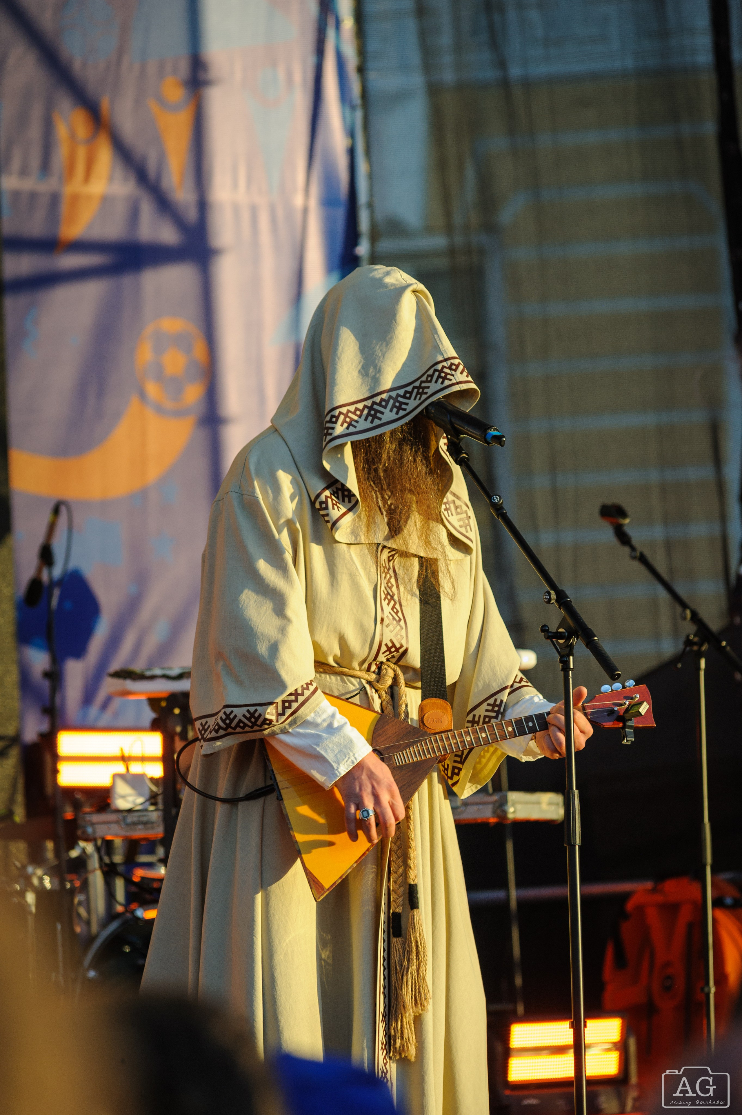 Нейромонах Феофан на открытой тренировке ФК «Зенит». Алексей Горчаков. Фотограф на ваш праздник