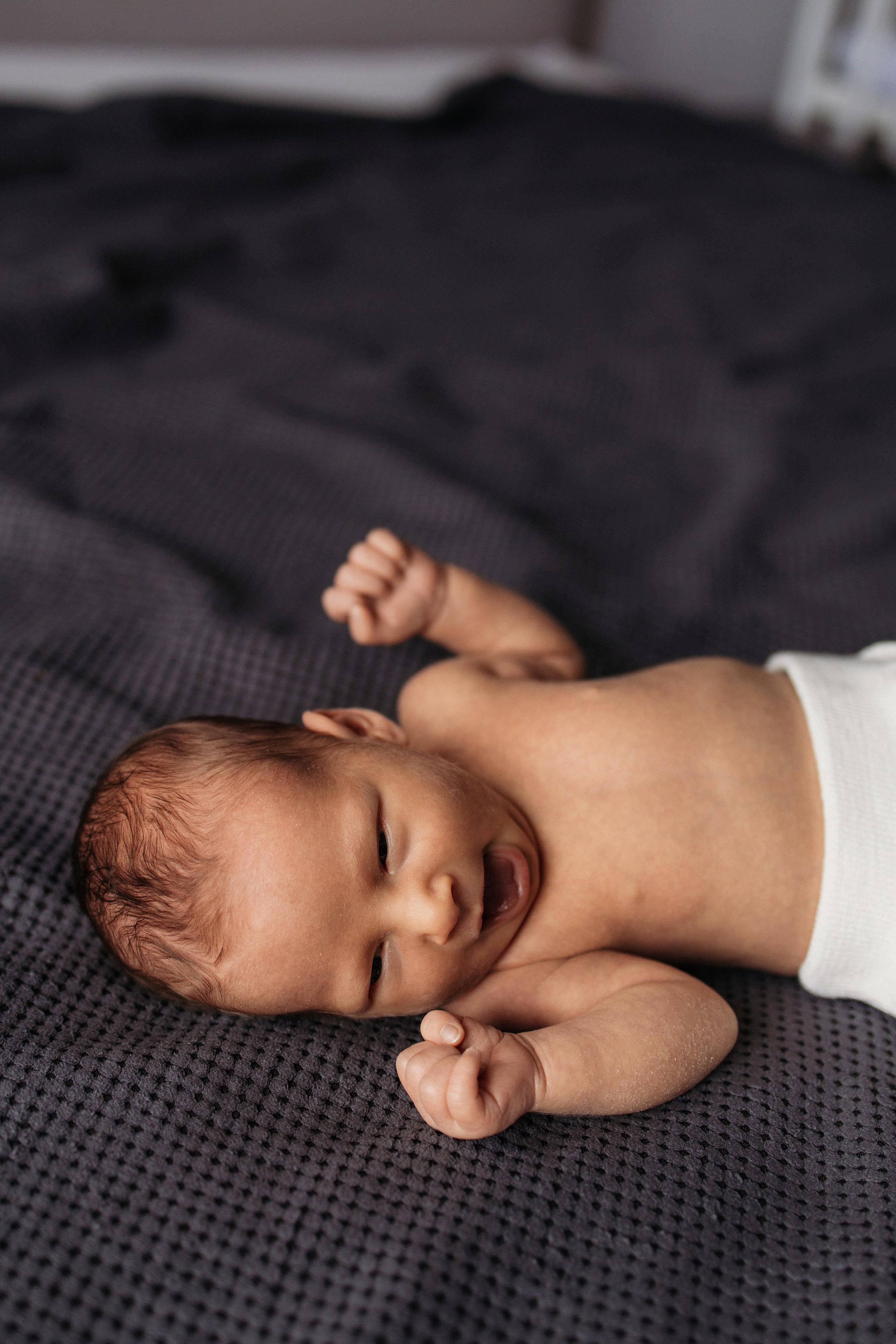 Фотосессия с новорожденным дома. Семейный фотограф в Москве Марина Петра