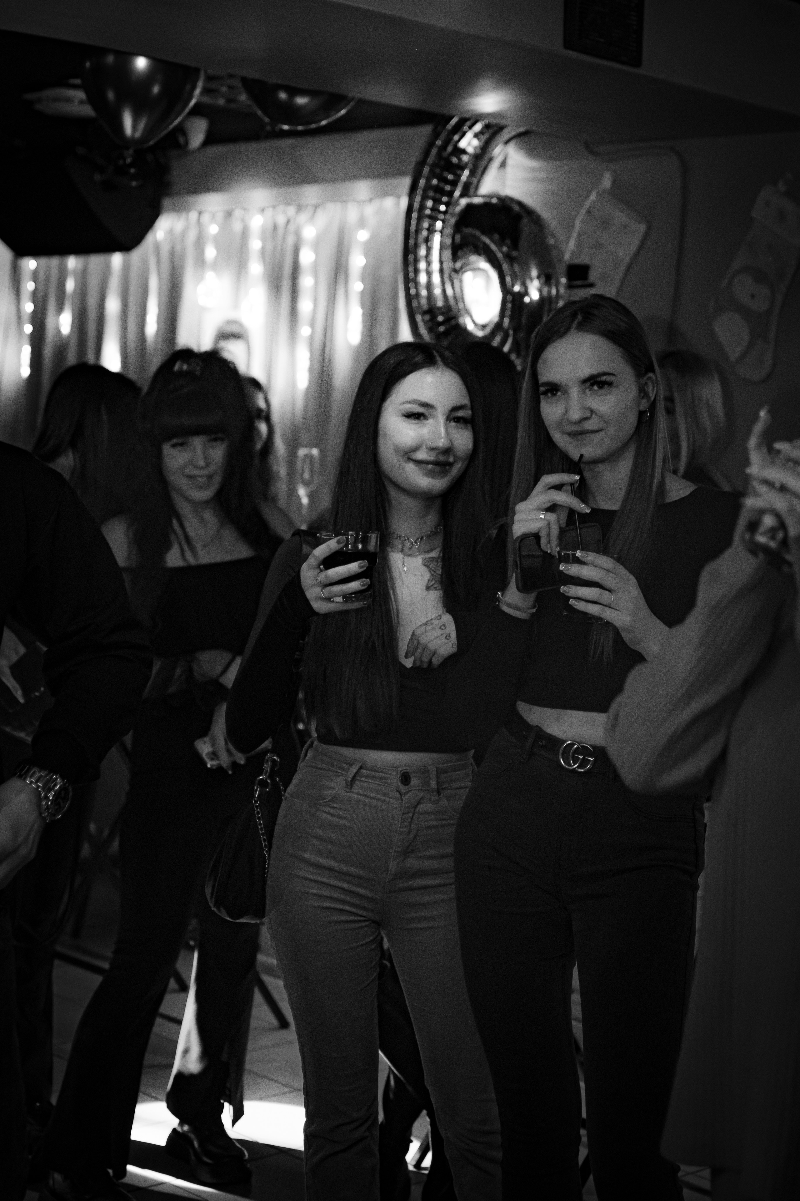 HOLLYWOOD / 6 YEARS. Photokarish