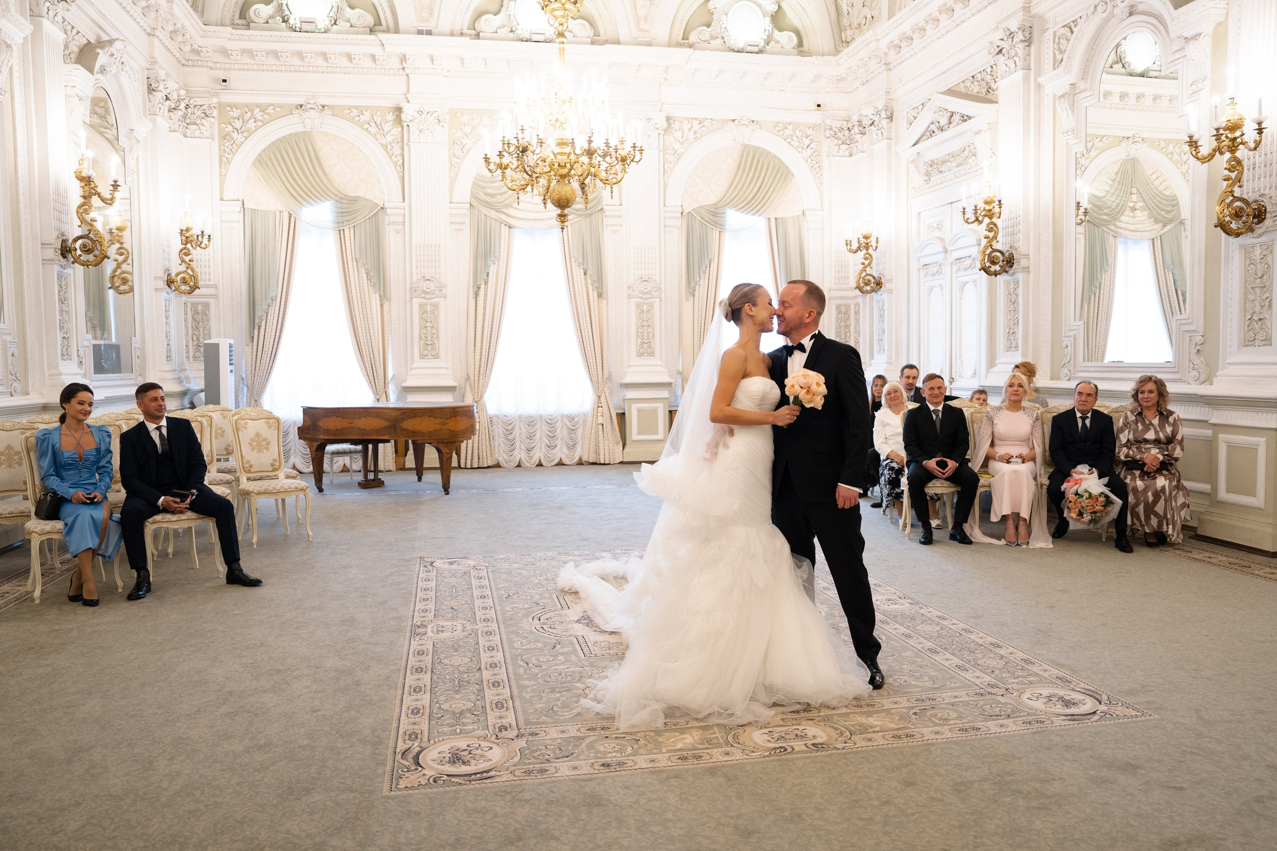Анна Сергей. Камерная свадьба в Фосизонс в стиле неоклассика. Свадебный фотограф организатор в Санкт-Петербурге Ассоль Опарина