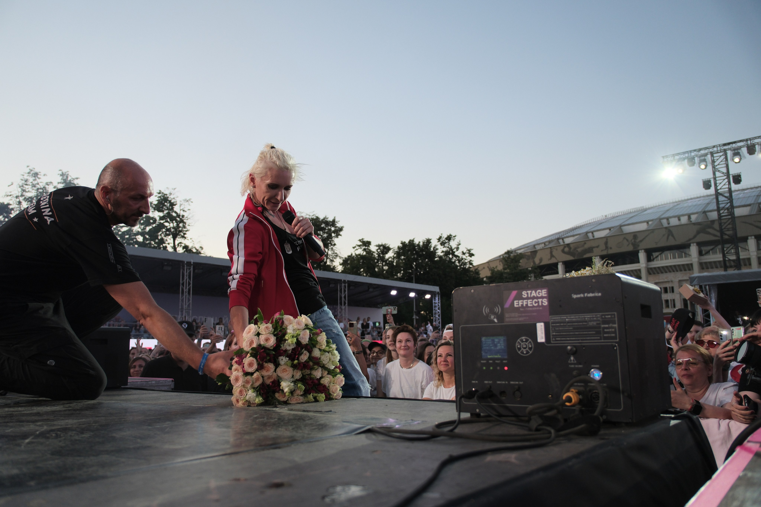 Диана Арбенина (группа «Ночные снайперы») — Москва, МТС Live Лето 2024. RedGeek - блогер и стручњак за образовање и ИТ Кирил Ситнов