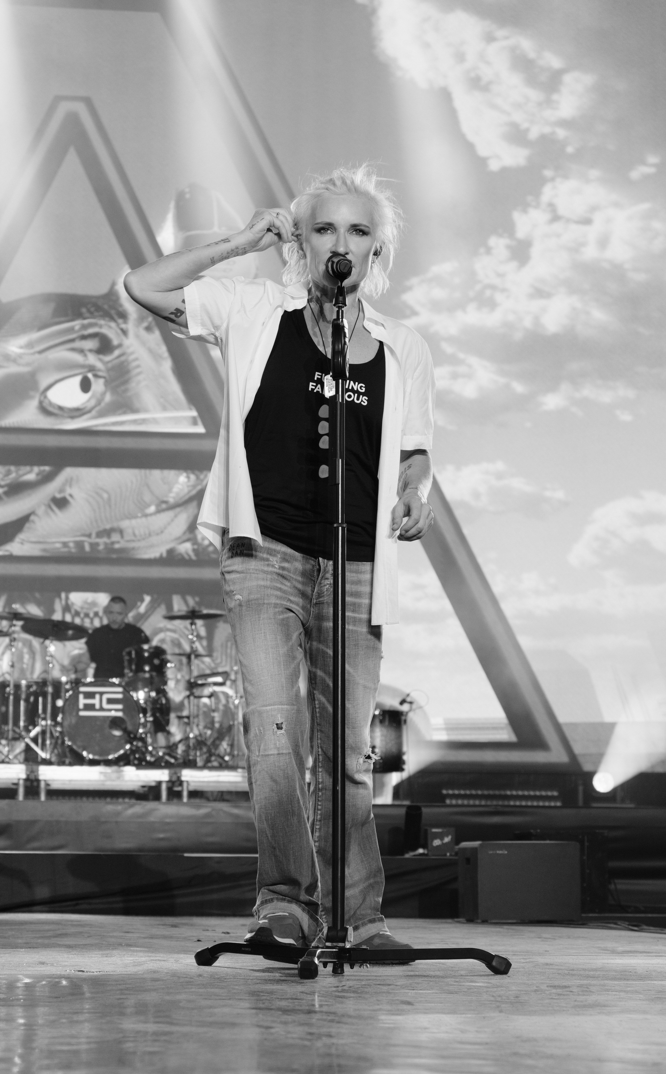 Диана Арбенина (группа «Ночные снайперы») — Москва, МТС Live Лето 2024. RedGeek - блогер и стручњак за образовање и ИТ Кирил Ситнов